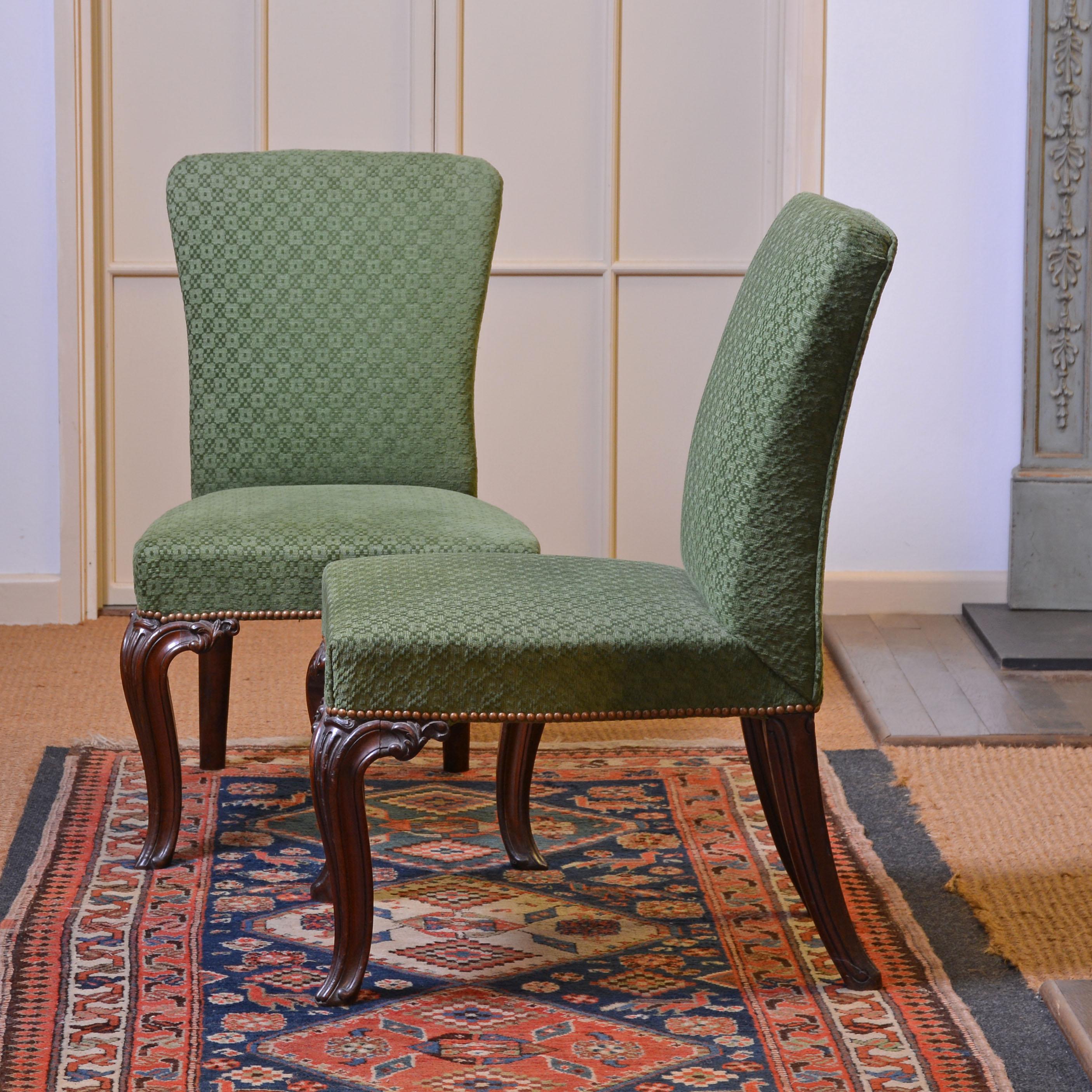 Coppia di poltrone georgiane Chippendale in mogano in vendita 2