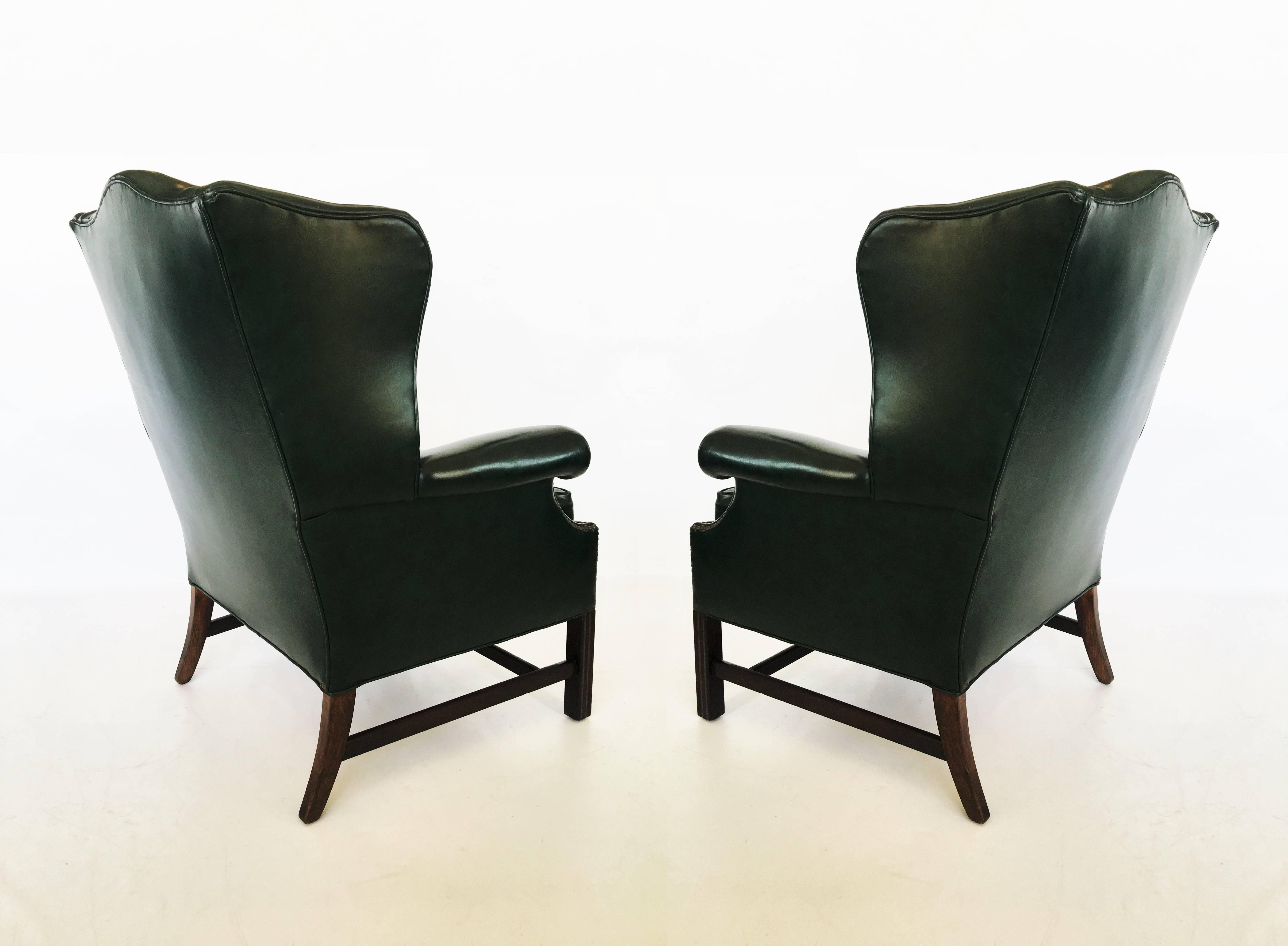 Pair of Georgian Forest Green Leather Wingback Armchairs In Good Condition In Dallas, TX