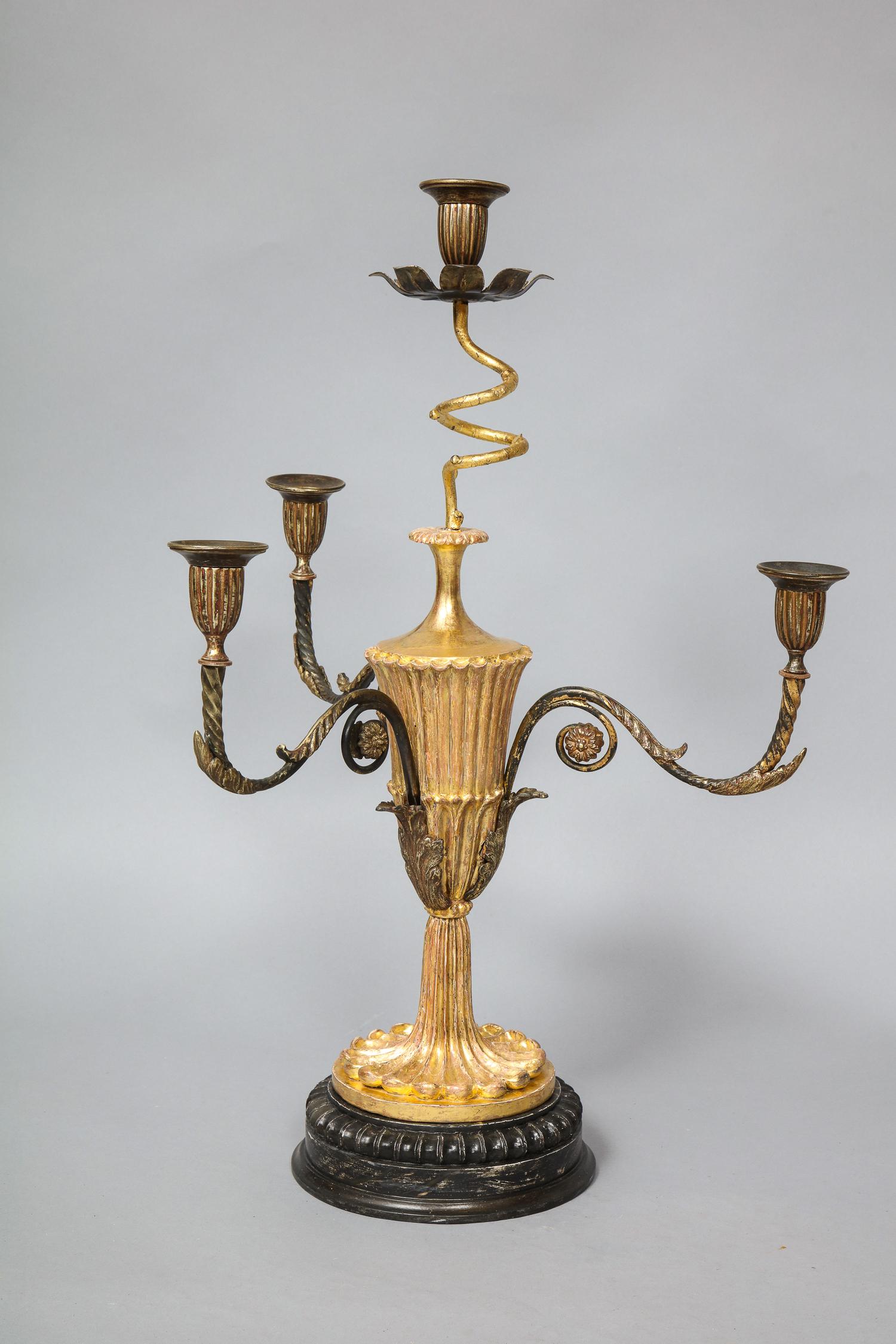 Coppia di candelabri in legno dorato georgiano In condizioni buone in vendita a Greenwich, CT