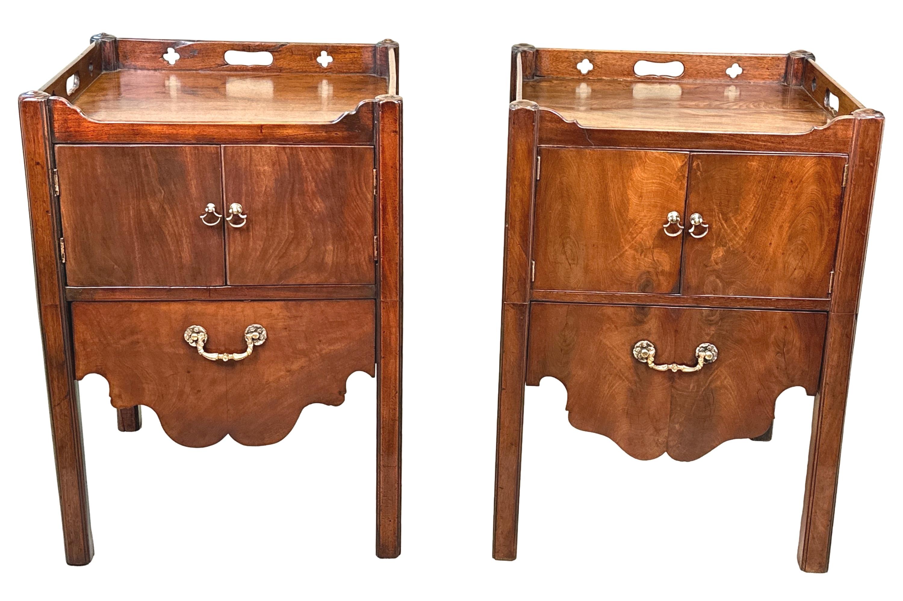 Pair Of Georgian Mahogany Bedside Night Tables 6