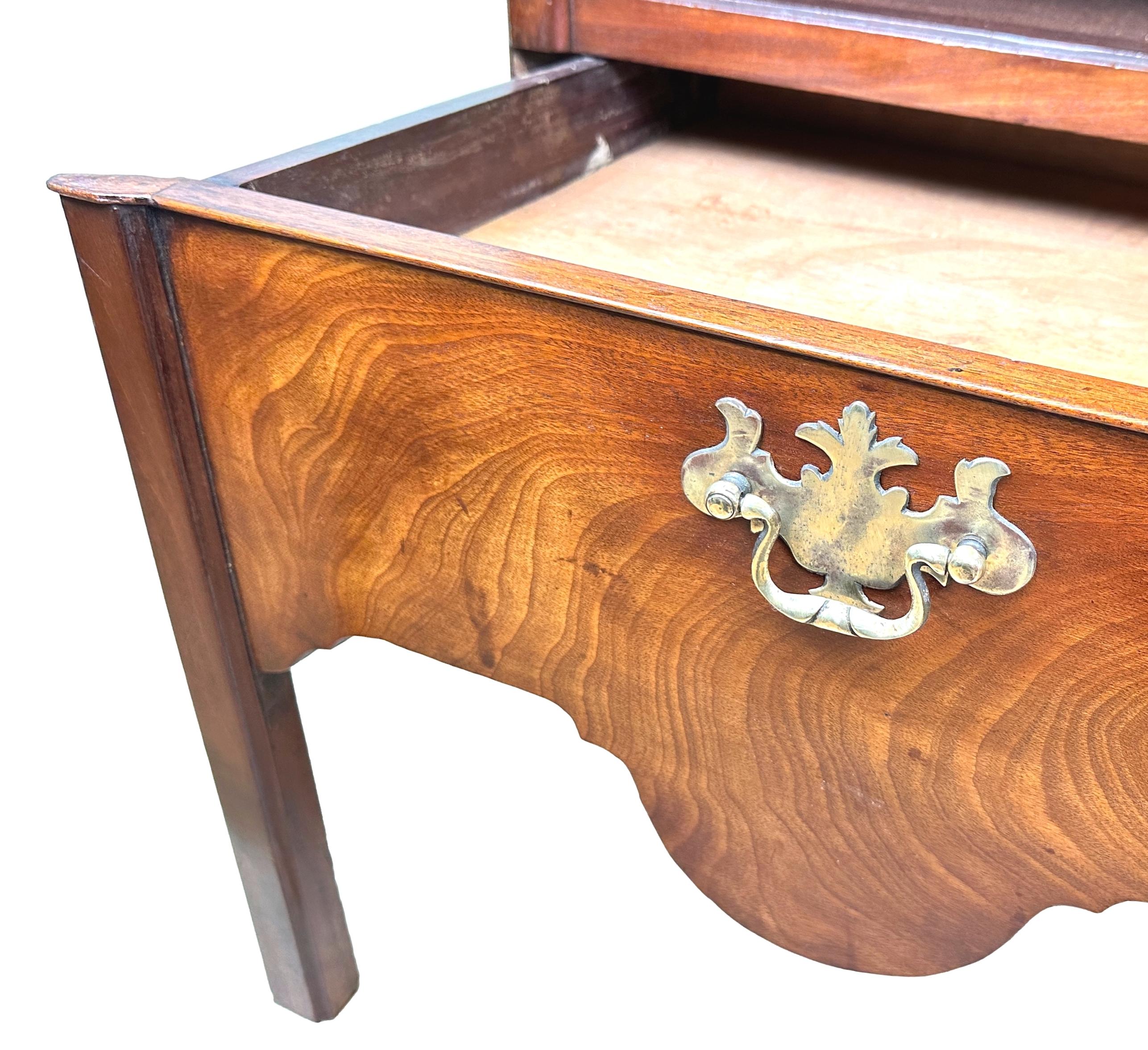 Chippendale Pair of Georgian Mahogany Bedside Night Tables