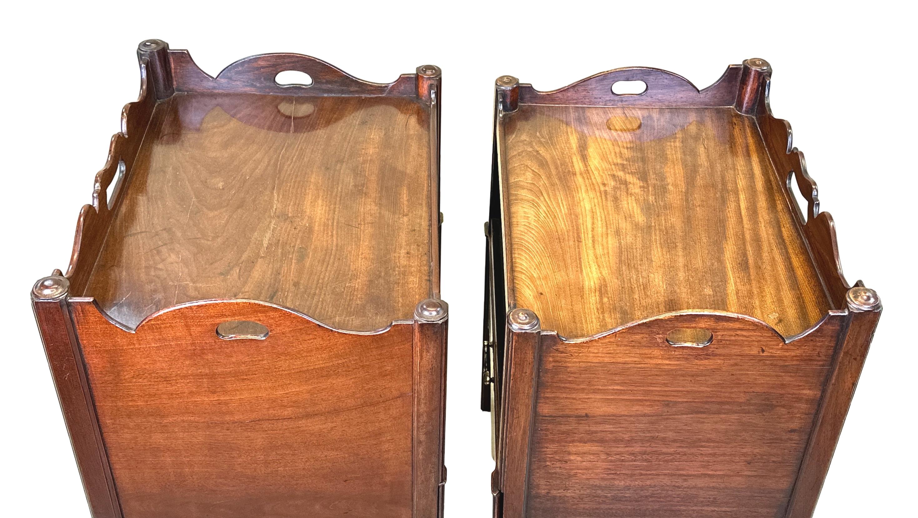 18th Century Pair of Georgian Mahogany Bedside Night Tables