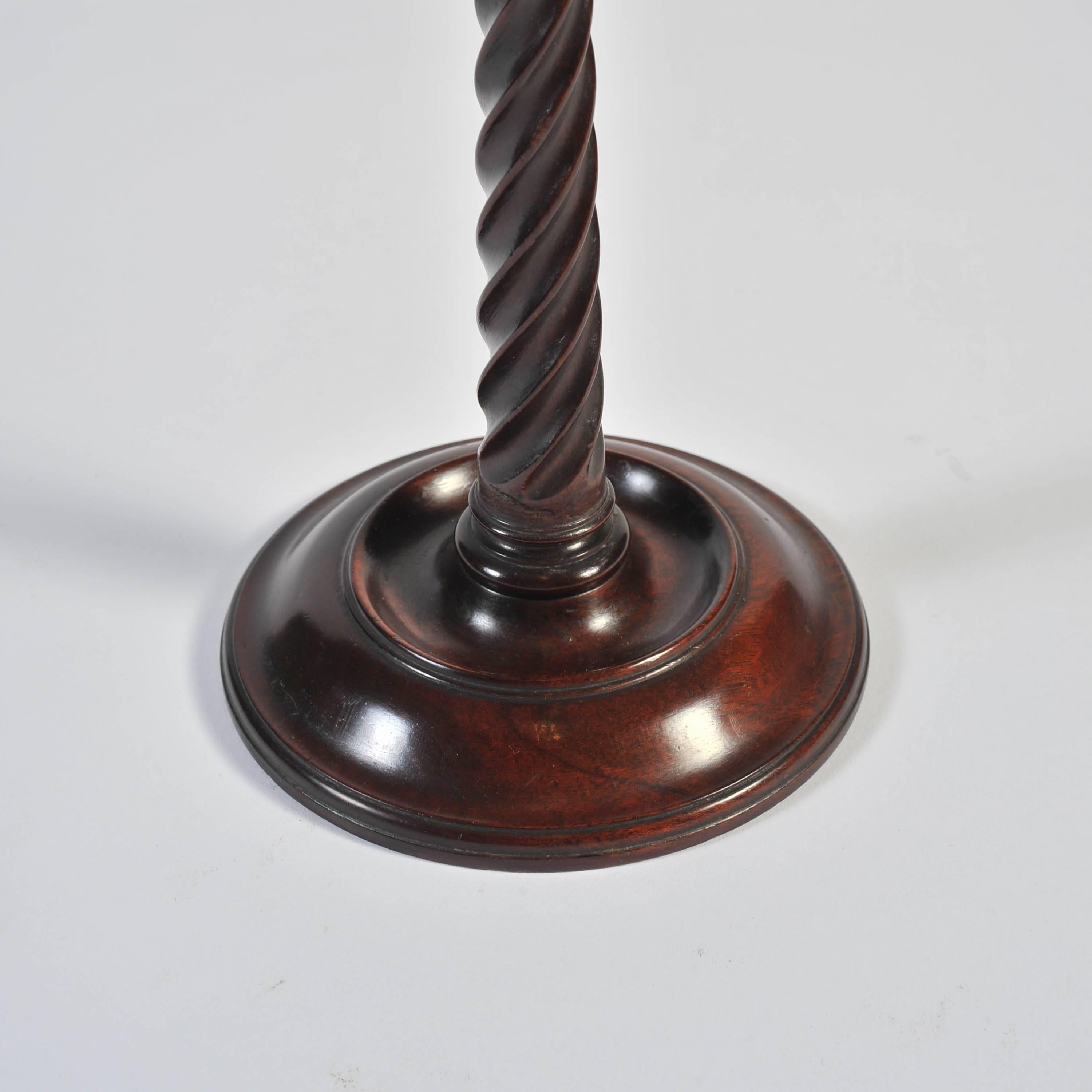 Pair of Georgian Mahogany Candlesticks with Brass Sconces, circa 1760 For Sale 1