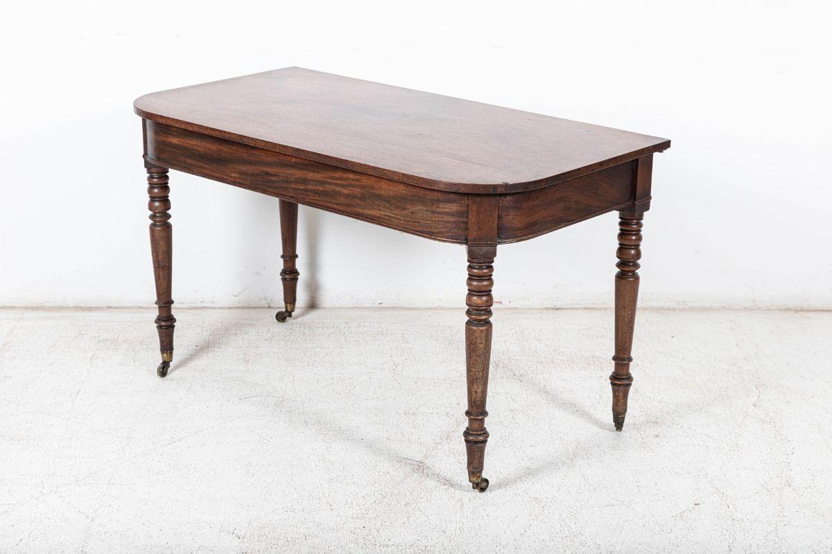 Circa 1820

Pair of Georgian Mahogany D End Tables

Price is for the pair

(losses).

Measures: Separate W 122 x D 64 x H 72 cm
Together W 122 x D 129 x H 72 cm.

    