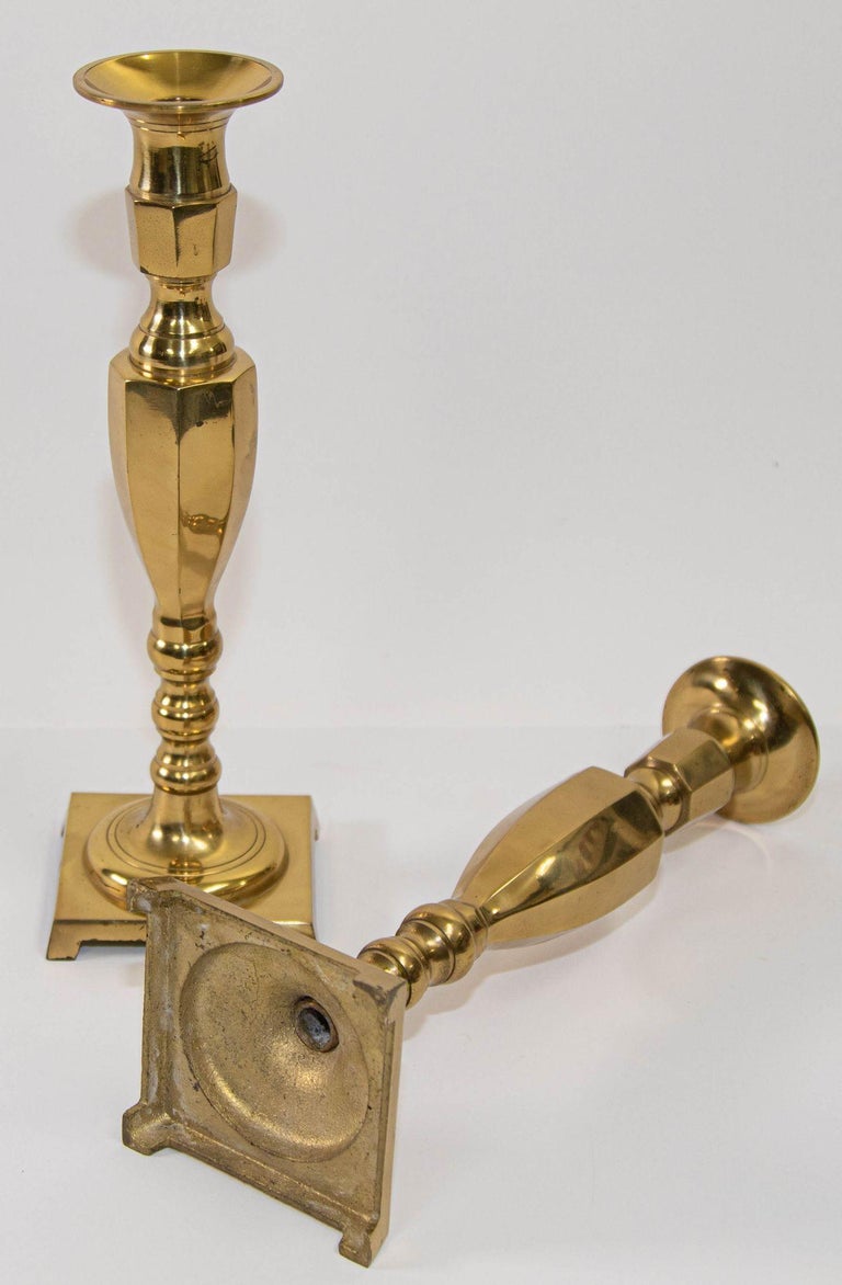 Pair of Polished Brass Candlesticks For Sale at 1stDibs
