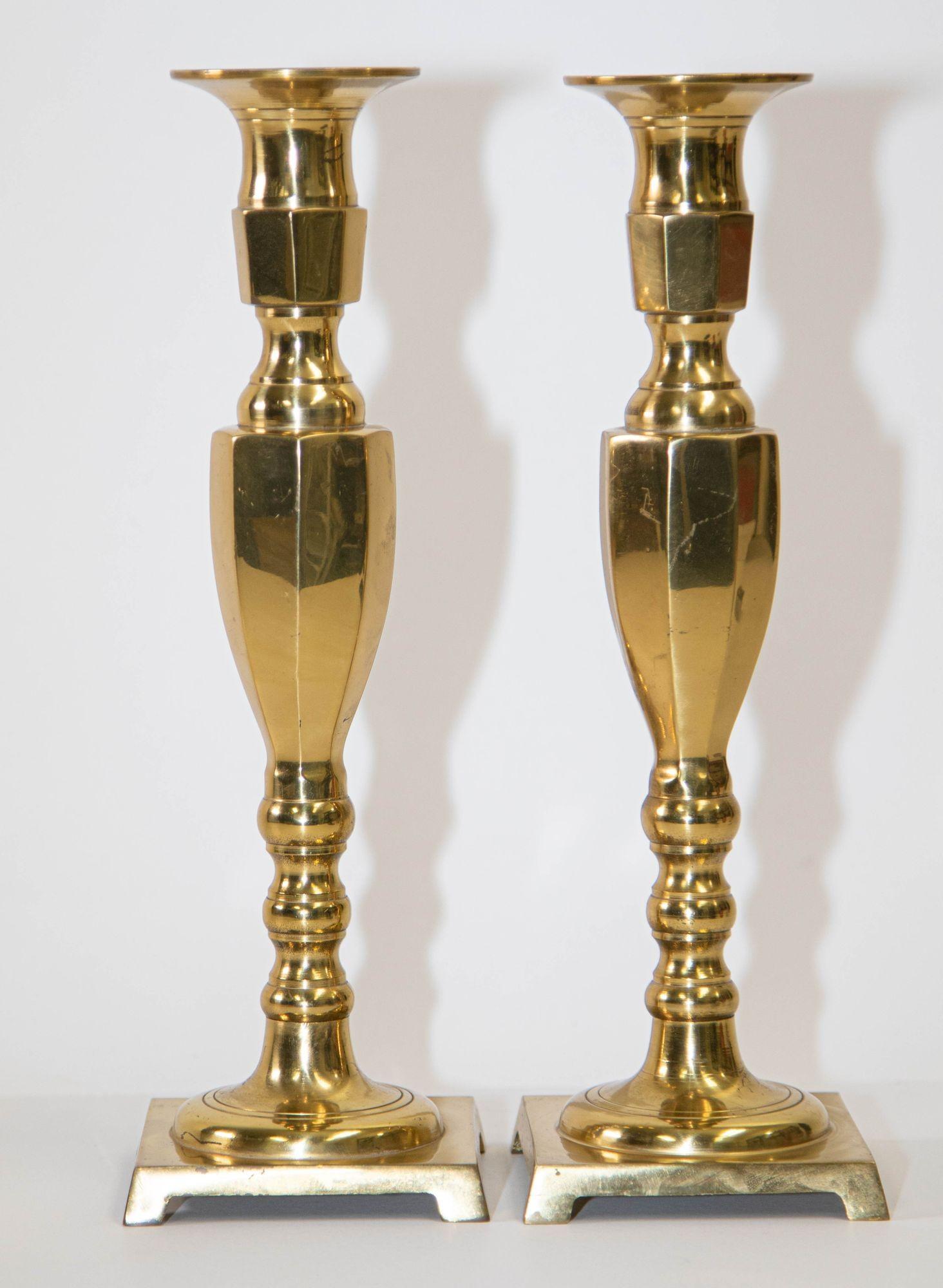 Pair of Georgian Polished Brass Candlesticks For Sale 1