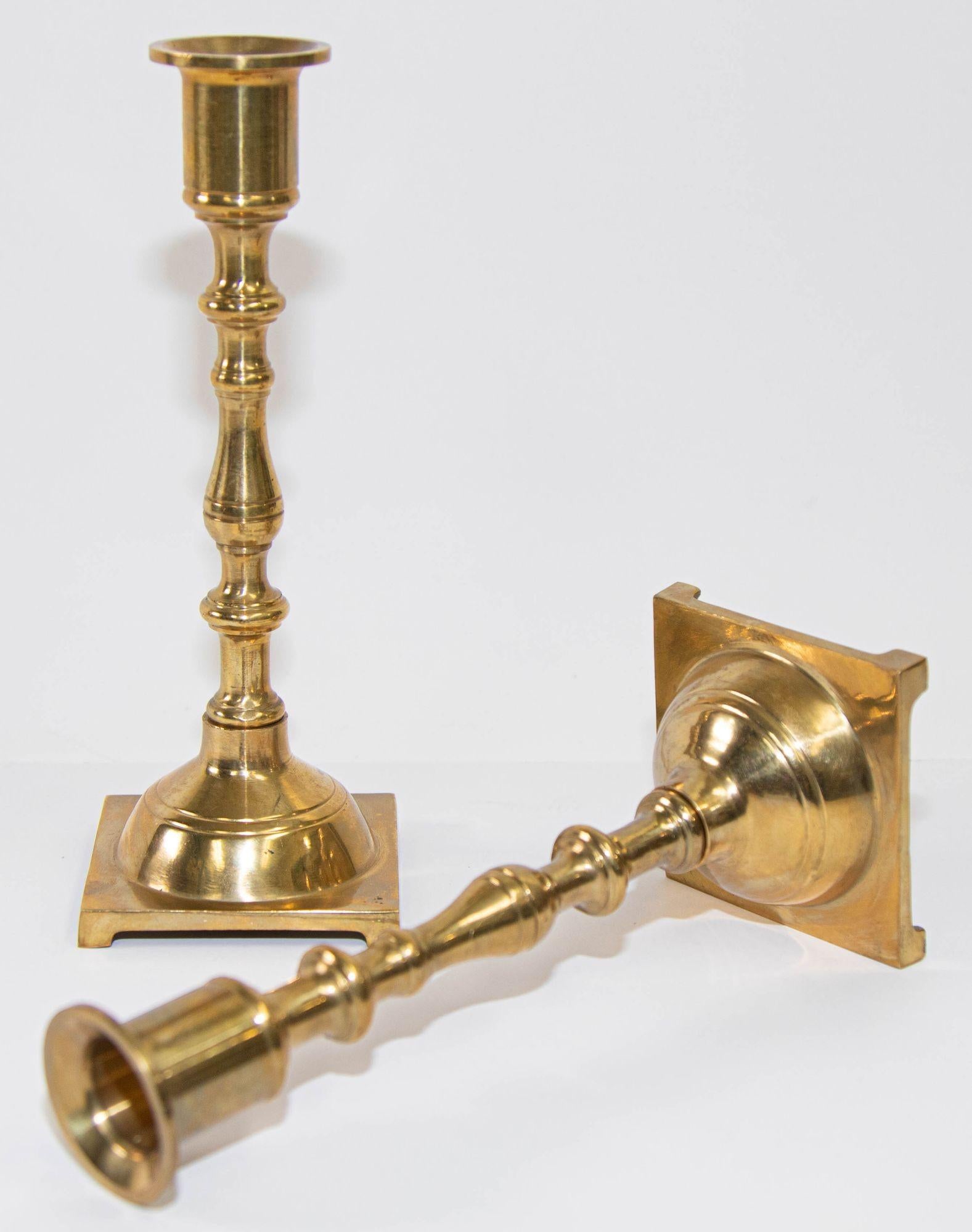 British Pair of Georgian Polished Brass Candlesticks with Square Base For Sale