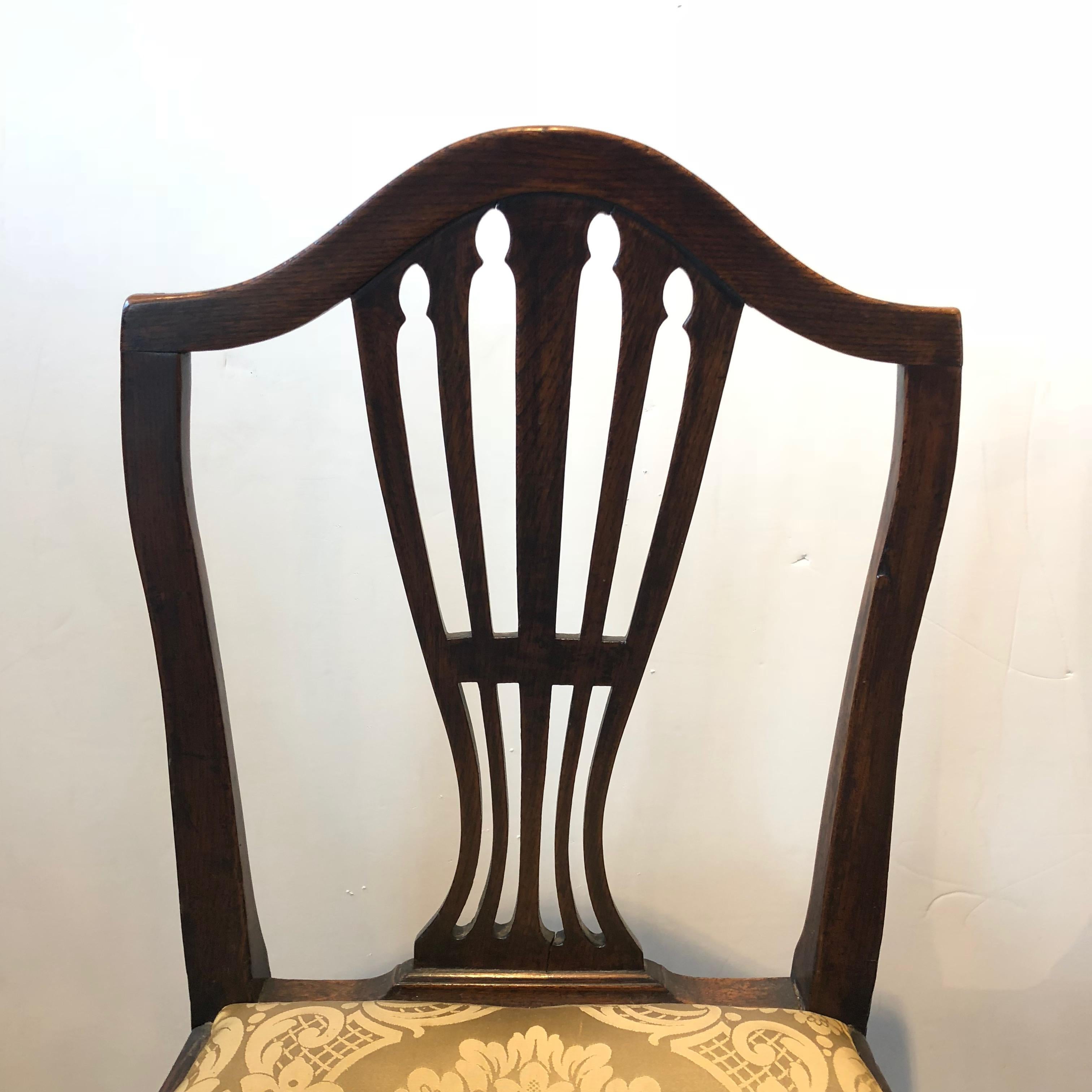 Pair of Georgian Side Chairs In Good Condition For Sale In Boston, MA