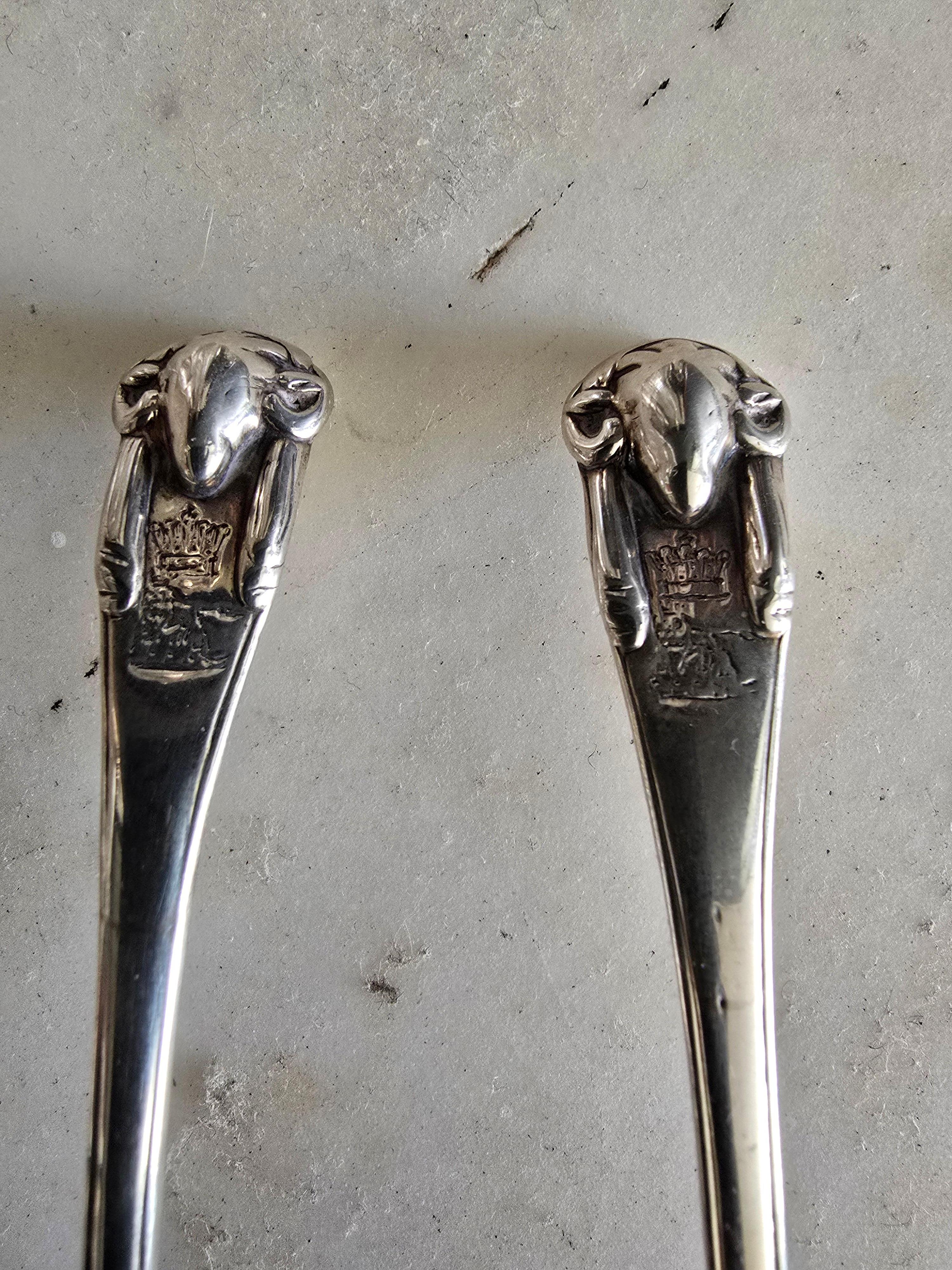 Coppia di portaconfetti georgiani in argento massiccio con cucchiaio in vendita 12