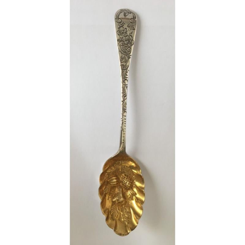 Pair of Georgian Sterling Silver and Gilt Fruit Serving Spoons, 1815 For Sale 4