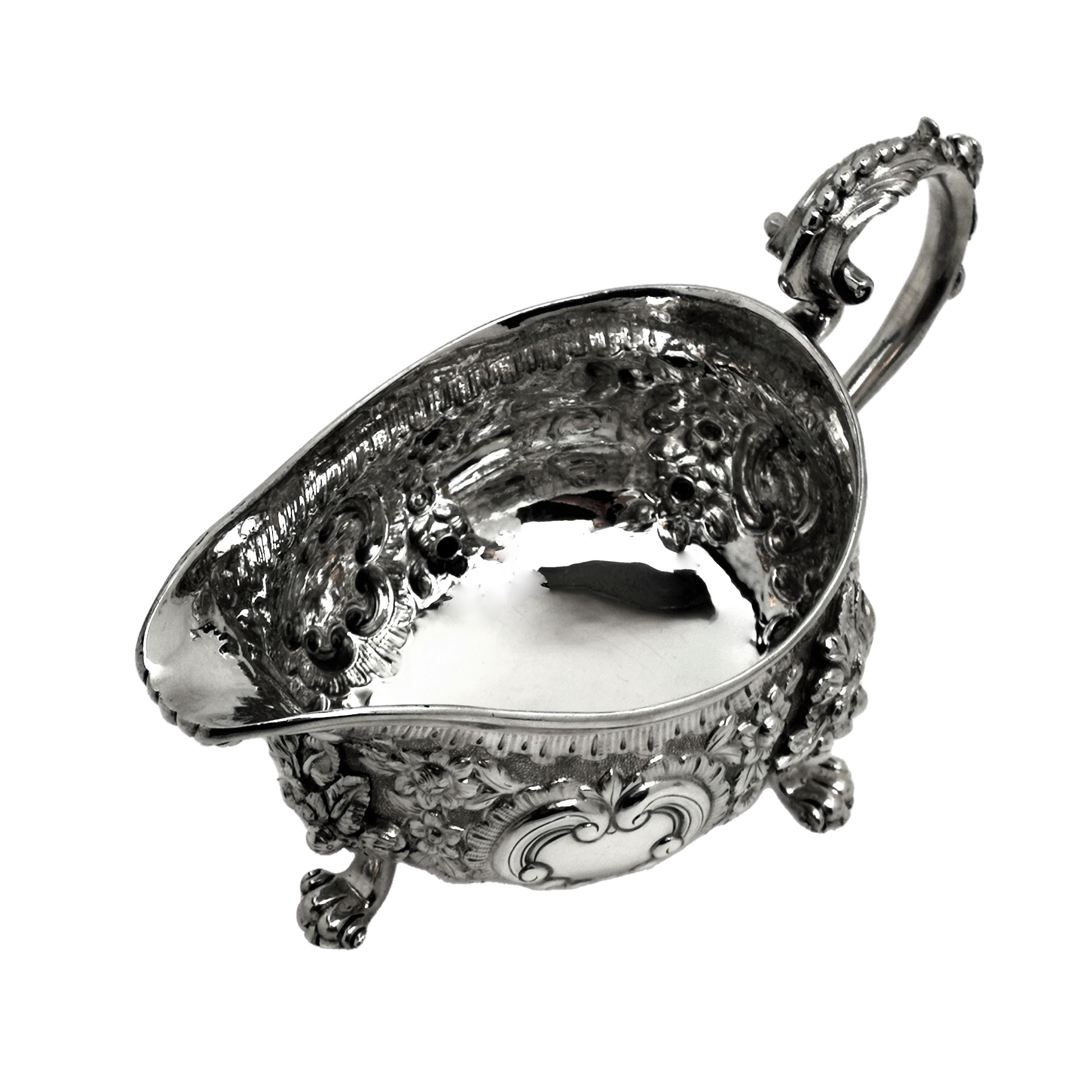 Pair of Georgian Sterling Silver Sauce Boats / Gravy Jugs George IV, 1820 For Sale 3