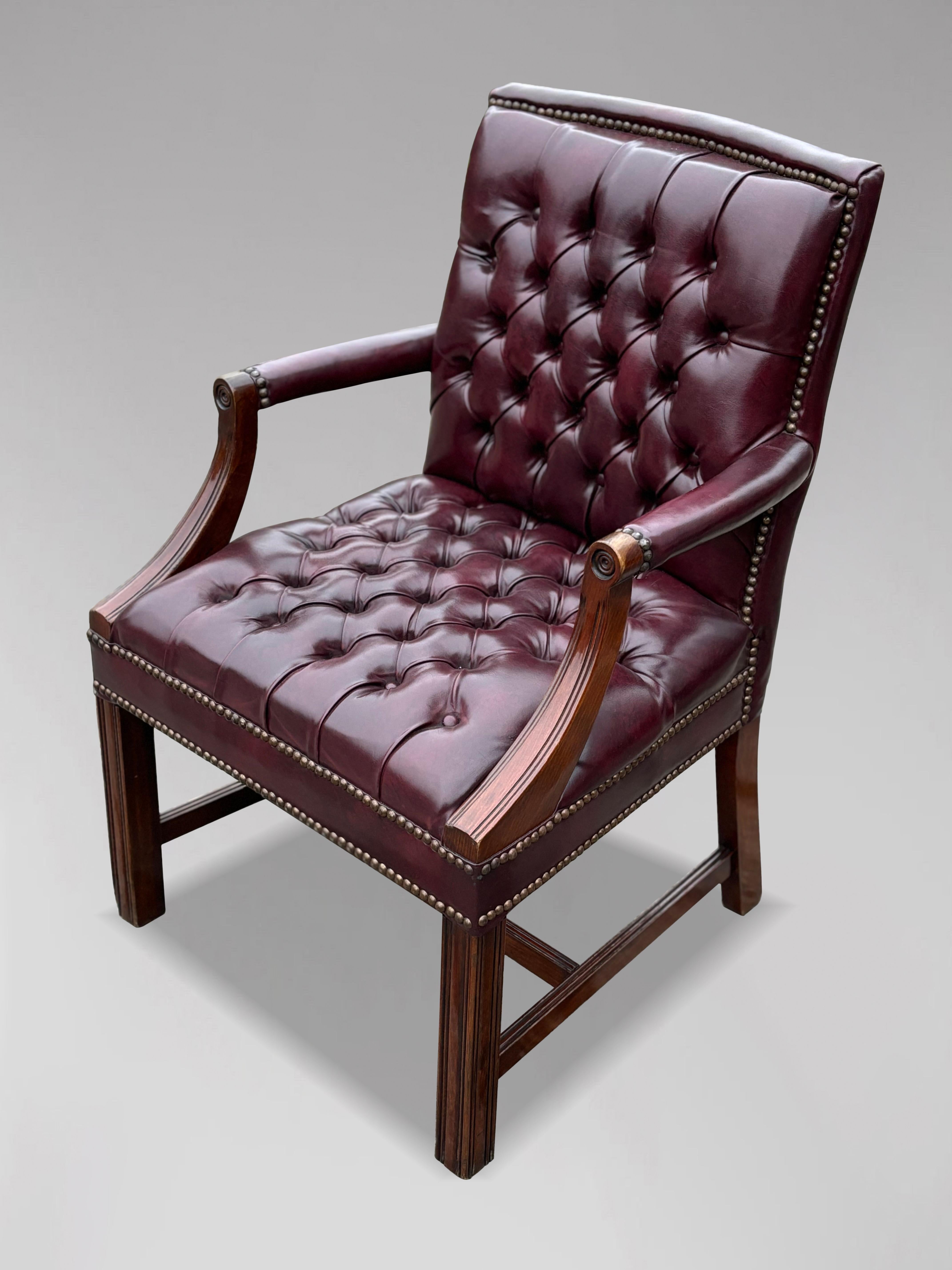 20th Century Pair of Georgian Style Burgundy Leather Gainsborough Armchairs For Sale