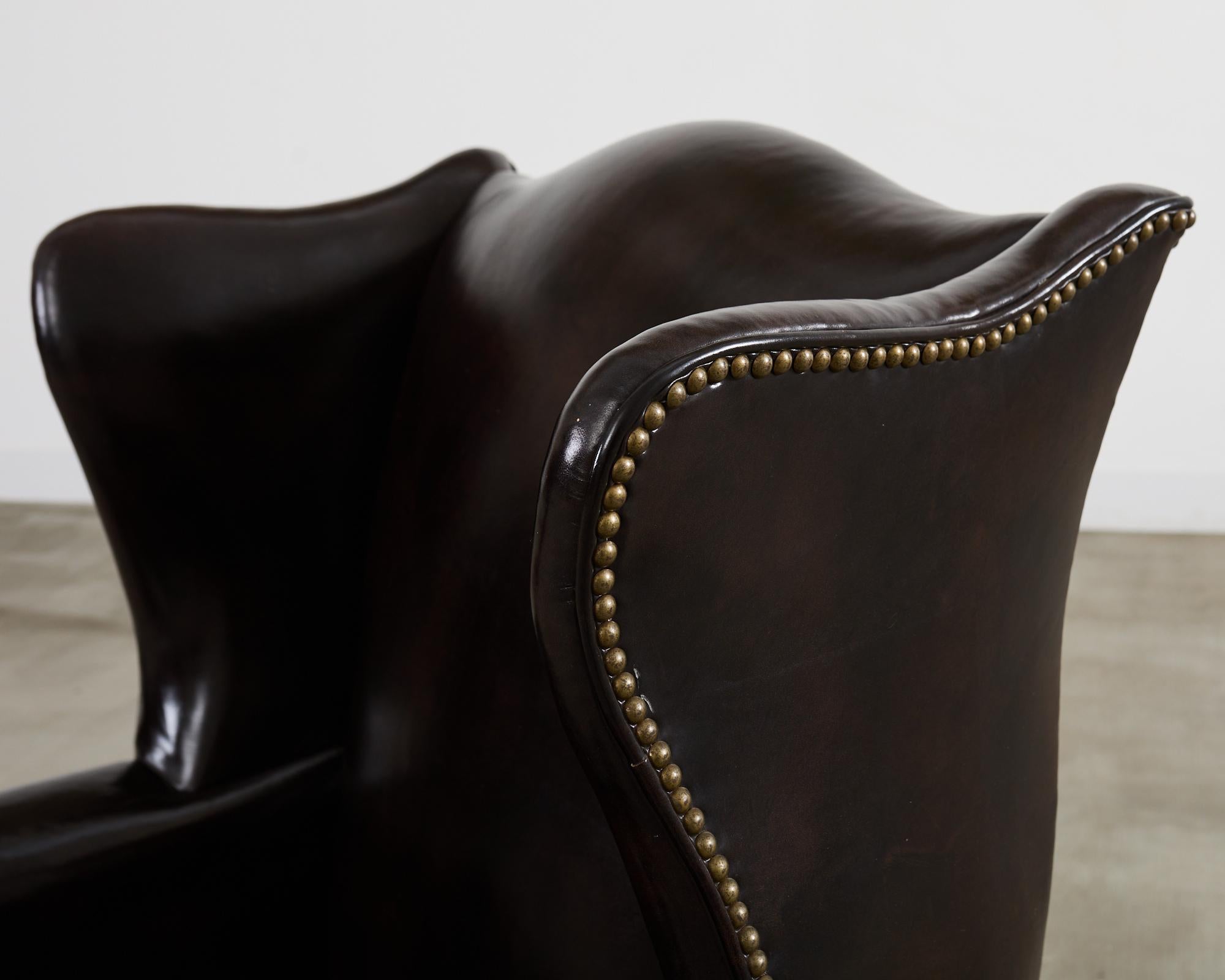 Pareja de sillones de biblioteca Wingback de cuero de puro estilo georgiano en venta 9