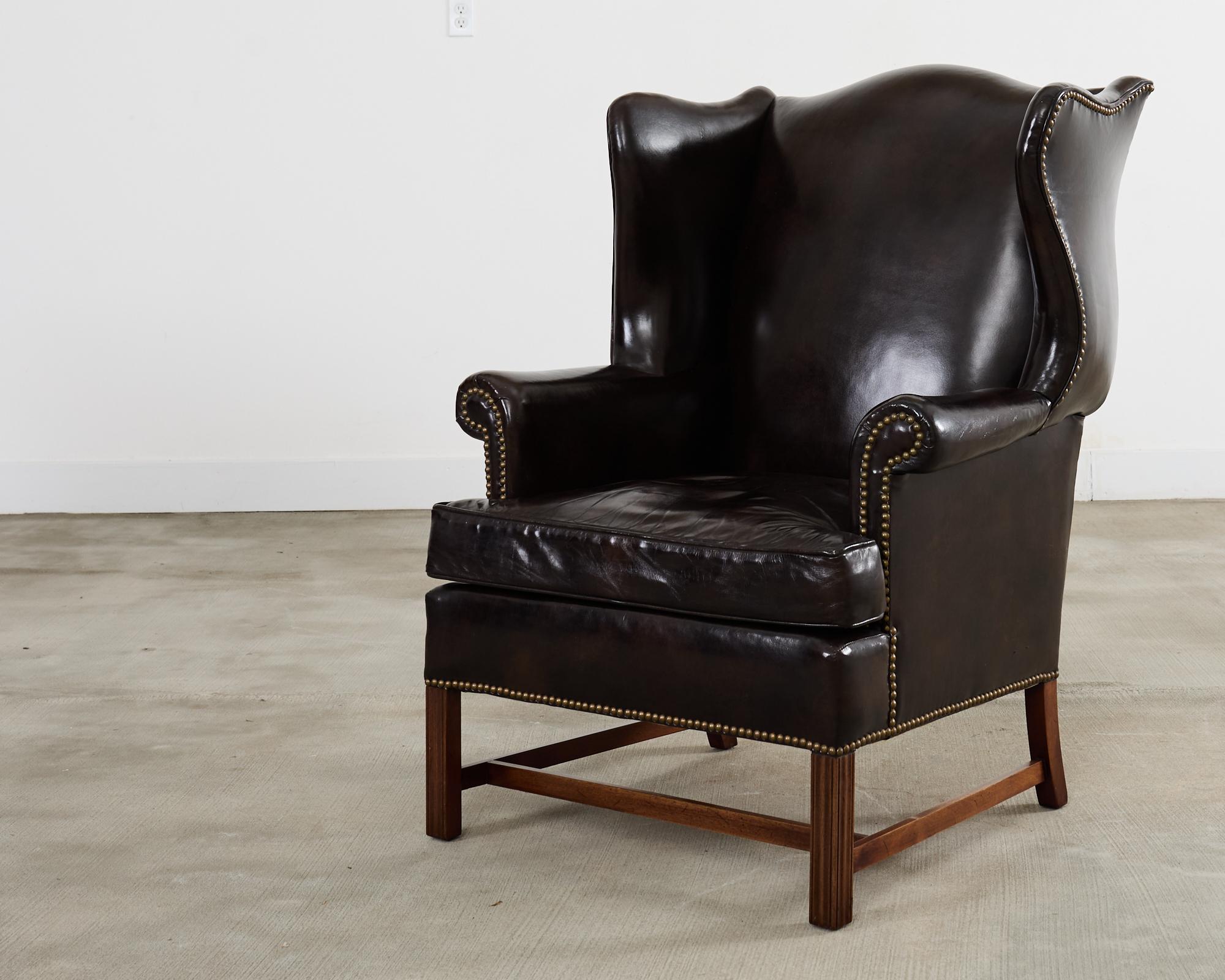 Pareja de sillones de biblioteca Wingback de cuero de puro estilo georgiano en venta 1