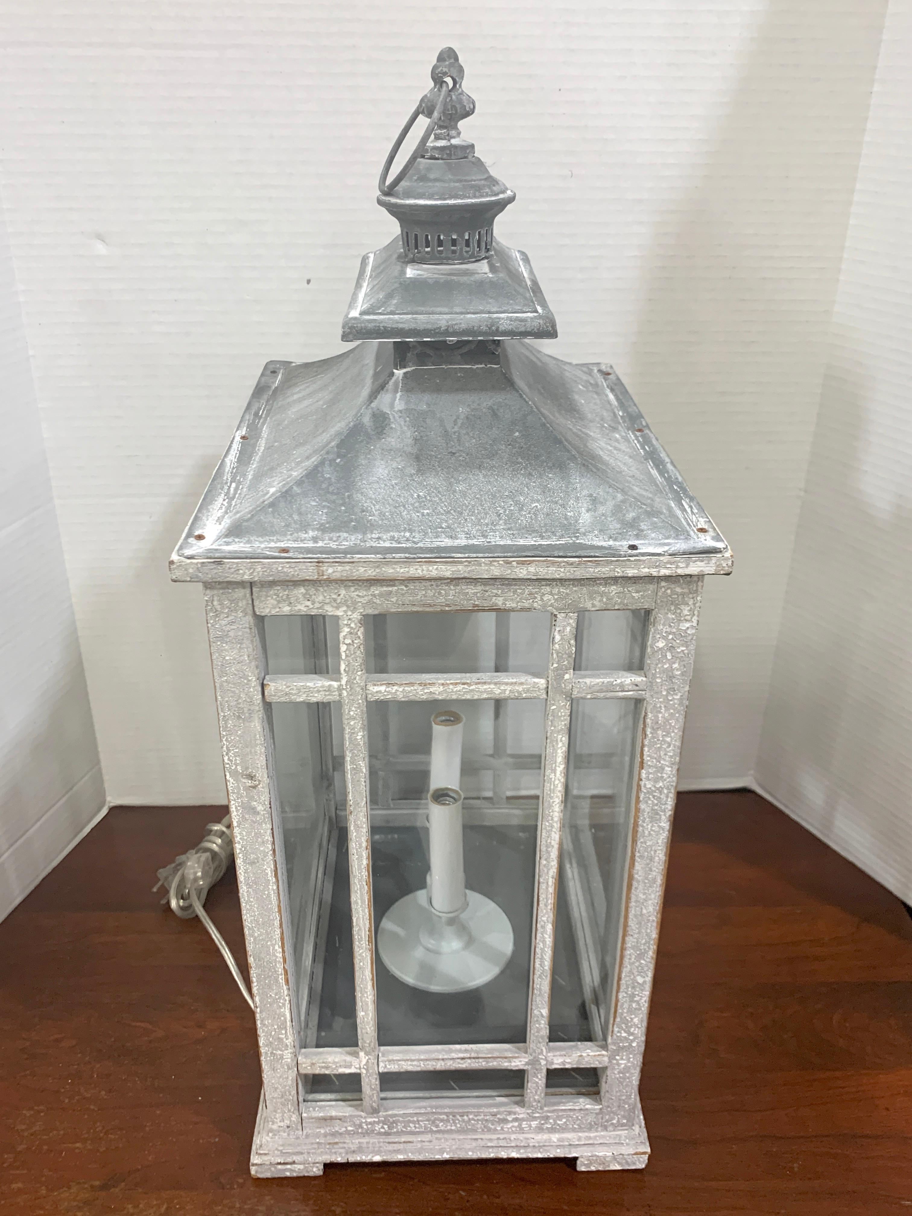 20th Century Pair of Georgian Style Grey Painted Lanterns For Sale