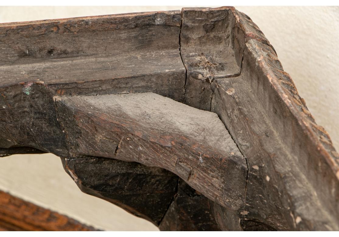 XIXe siècle Paire de bancs en cuir de style géorgien à restaurer en vente