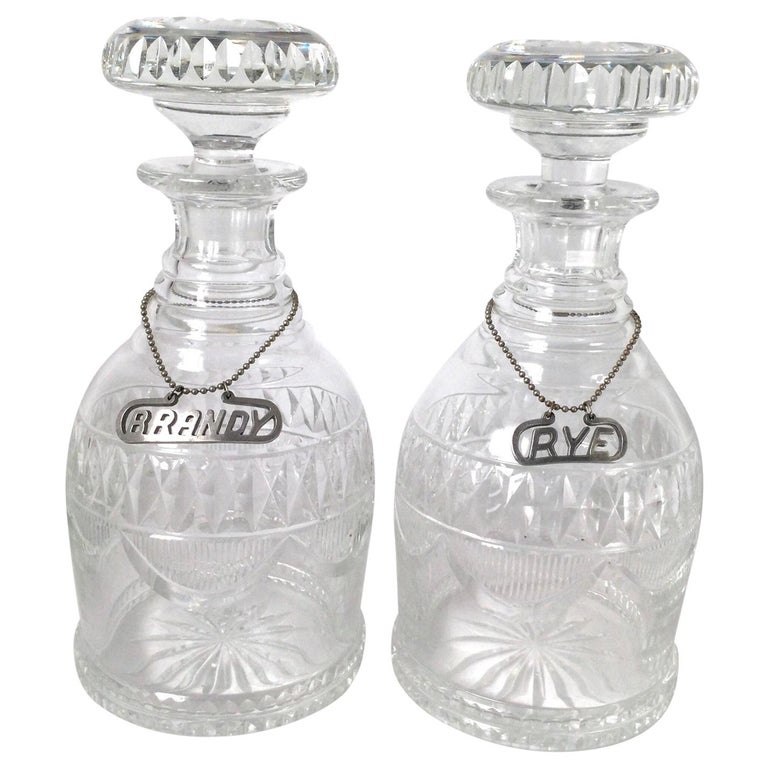 Pair of Style Liquor Decanters For Sale at 1stDibs