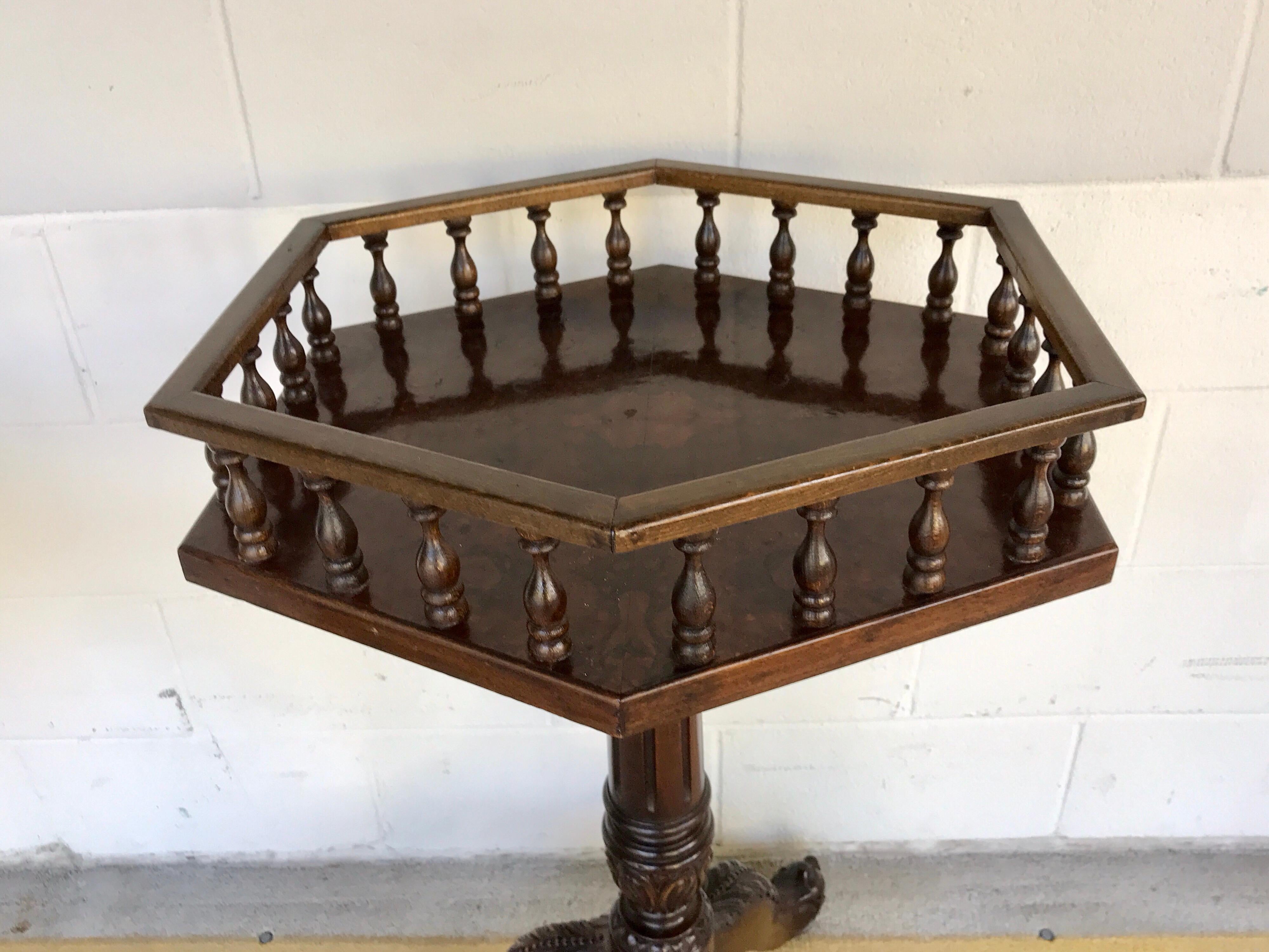 Pair of Georgian Style Hardwood Gallery Tables In Good Condition For Sale In West Palm Beach, FL