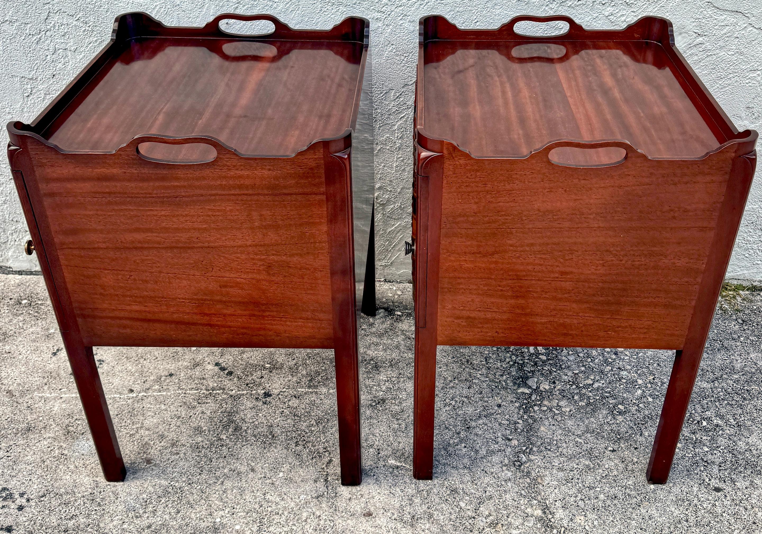 Pair of Georgian Style Mahogany & Leather Book Spine Front End Tables  In Good Condition For Sale In West Palm Beach, FL
