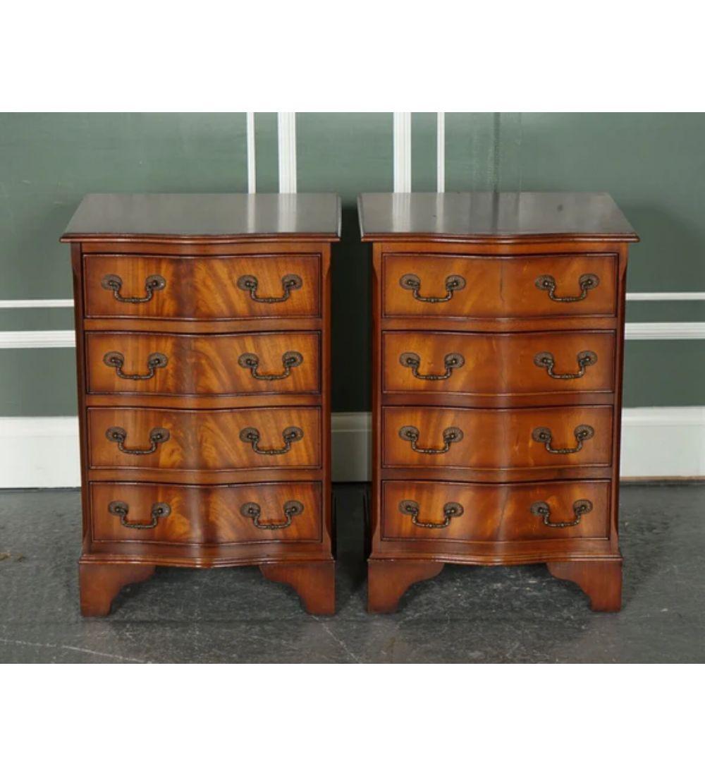 British Pair of Georgian Style Nightstands Bedside End Side Tables