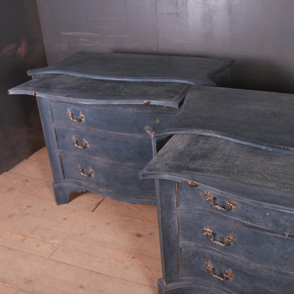 Pair of Georgian Style Serpentine Commodes 4