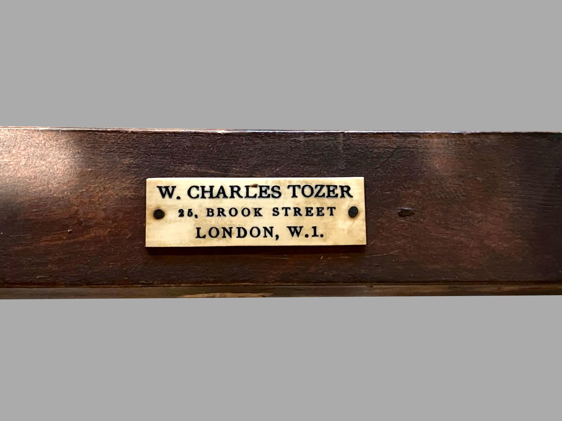 Coppia di poltrone in noce in stile georgiano realizzate da Charles Tozer, Londra in vendita 3