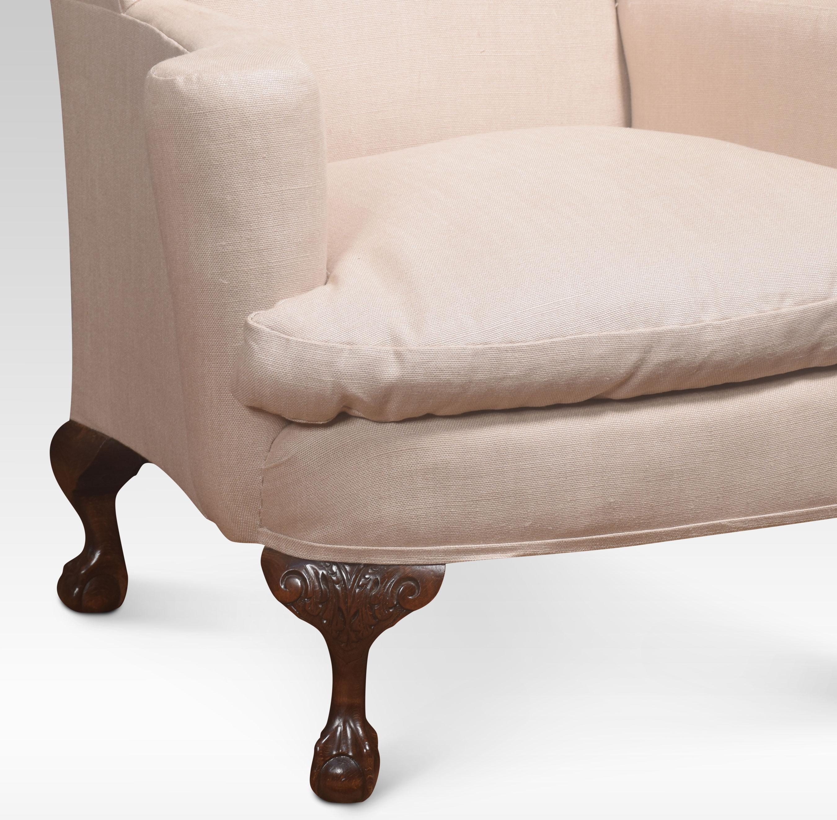 Pair of Georgian style wing armchairs, the winged backs, and out swept arms. Raised up on acanthus capped cabriole legs terminating in claw and ball feet.
Dimensions:
Height 40 inches height to seat 17.5 inches
Width 34 inches
Depth 31 inches.