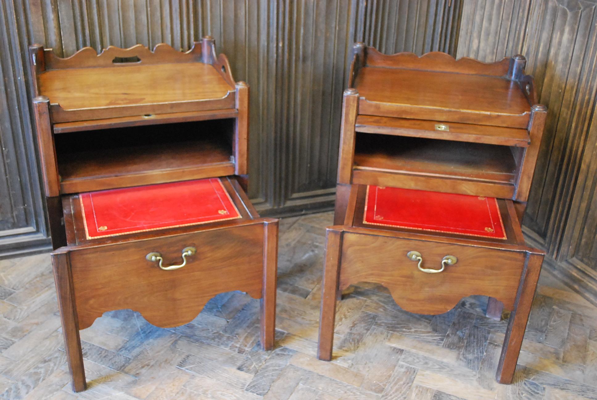 18th Century and Earlier Pair of Georgian Traytop Commodes/Nightstands