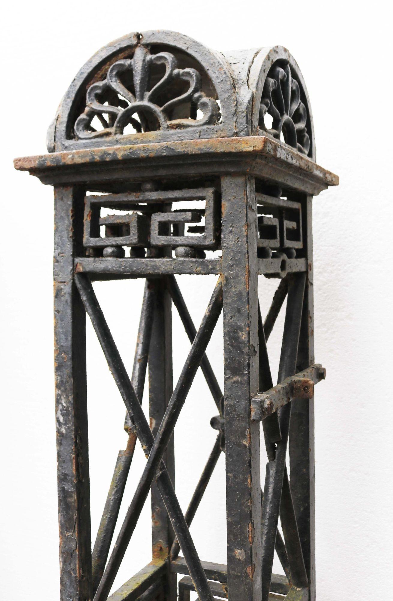 metal gate post