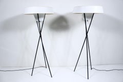 Paire de lampadaires tripodes noirs Gerald Thurston avec abat-jour blanc, années 1950
