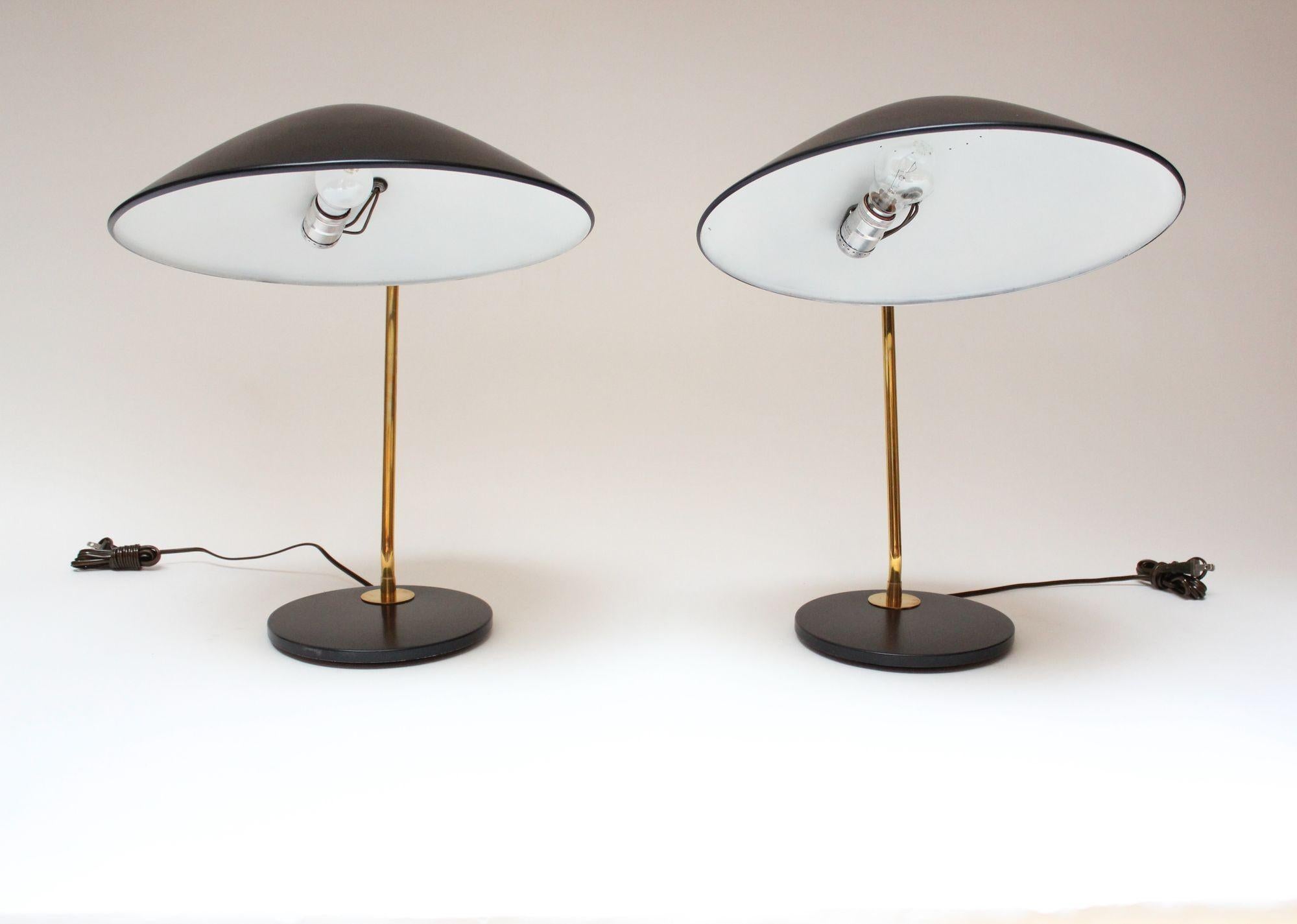 Pair of Gerald Thurston for Lightolier Brass and Metal Table Lamps For Sale 8