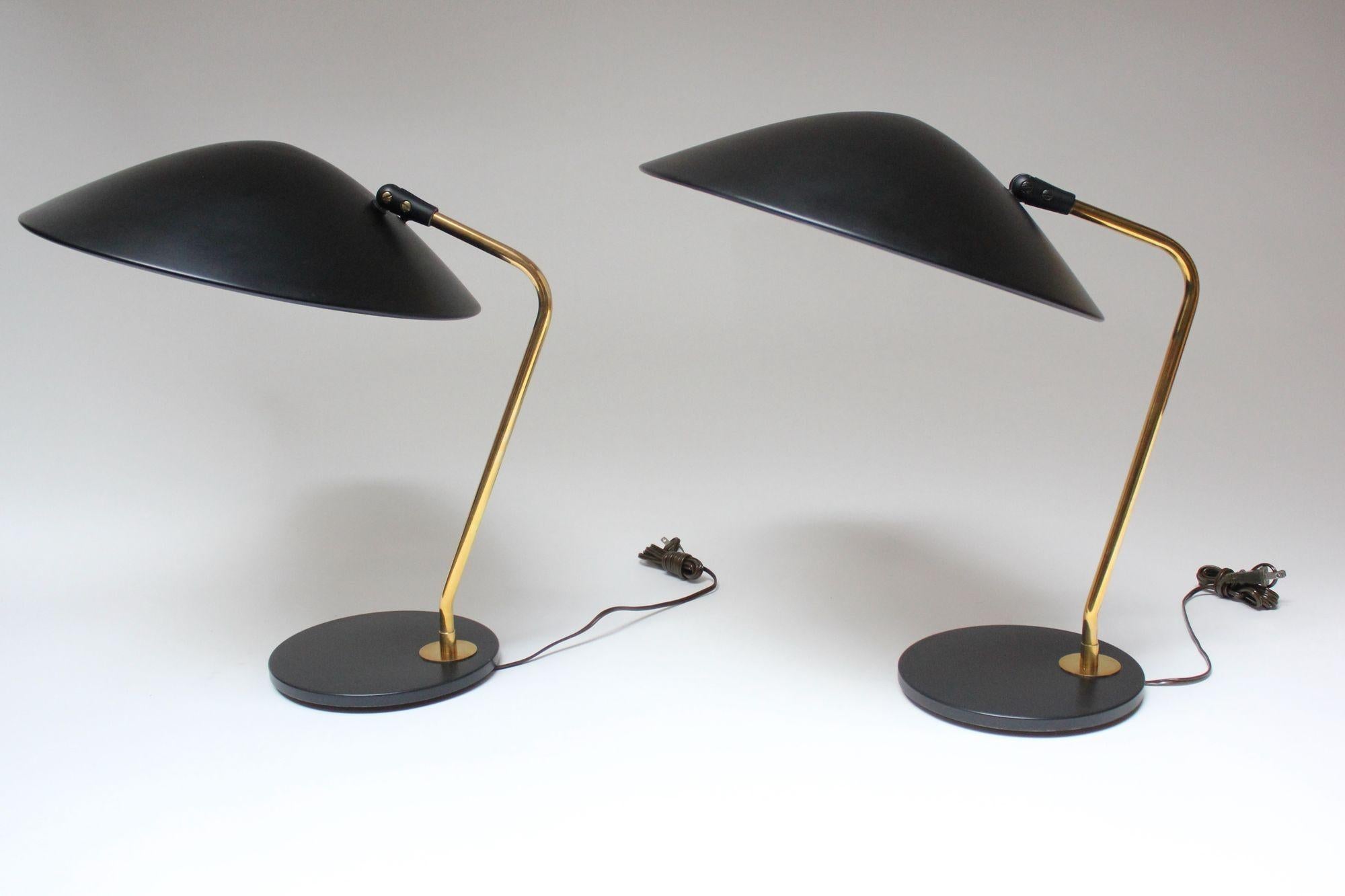 Pair of Gerald Thurston for Lightolier Brass and Metal Table Lamps For Sale 9