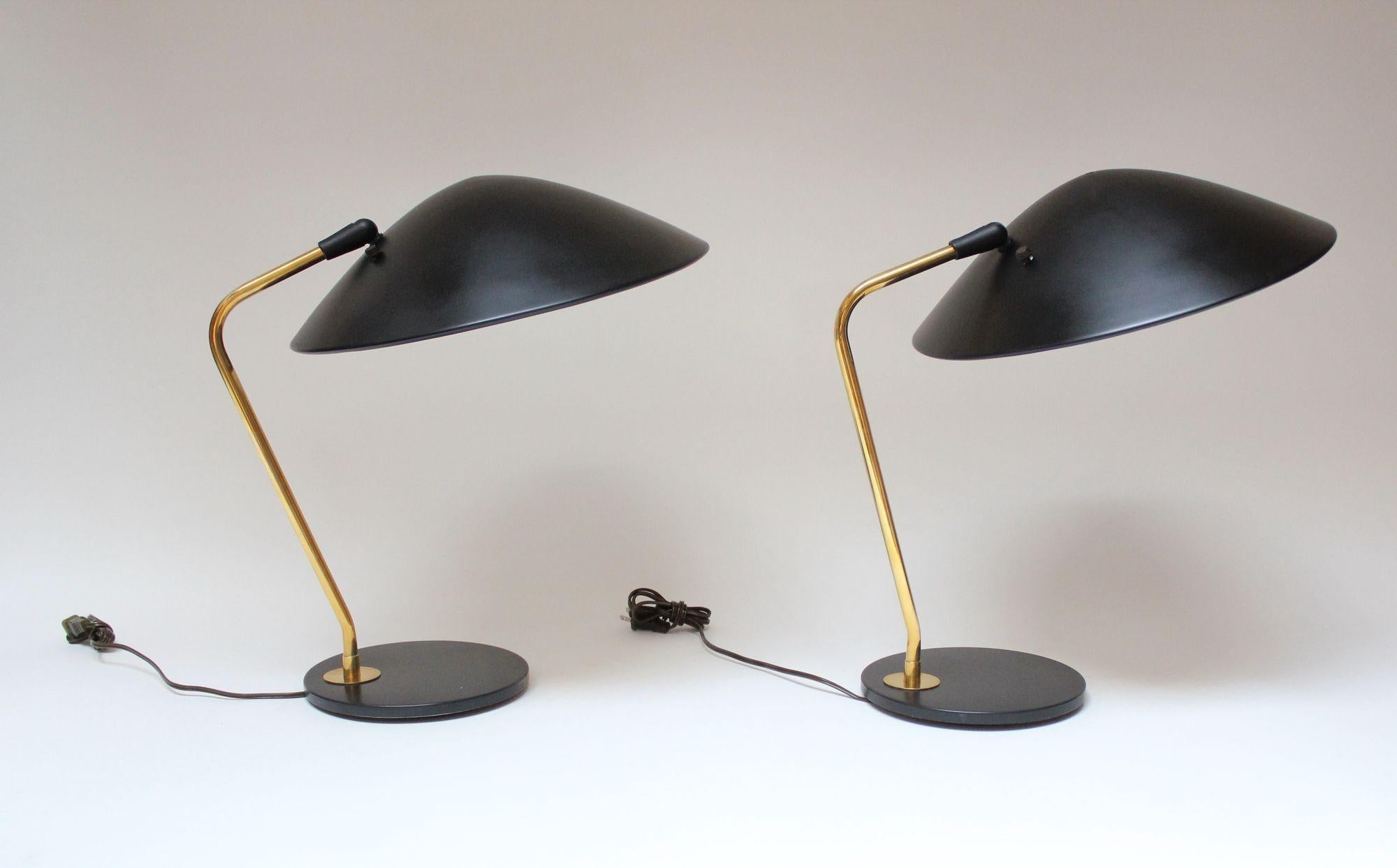 Pair of Gerald Thurston for Lightolier Brass and Metal Table Lamps For Sale 12
