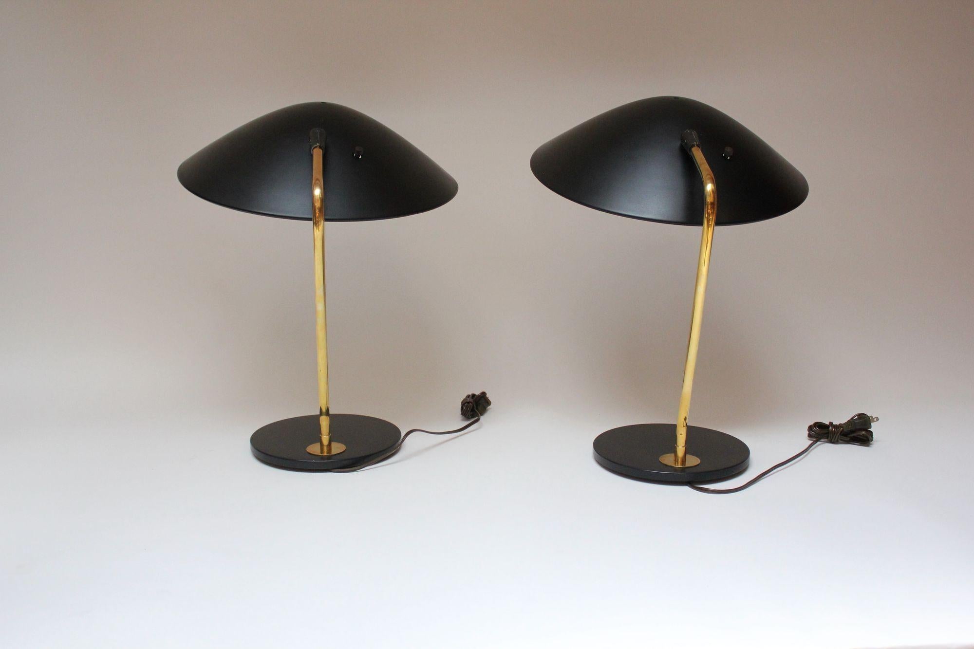 Pair of Gerald Thurston for Lightolier Brass and Metal Table Lamps For Sale 2