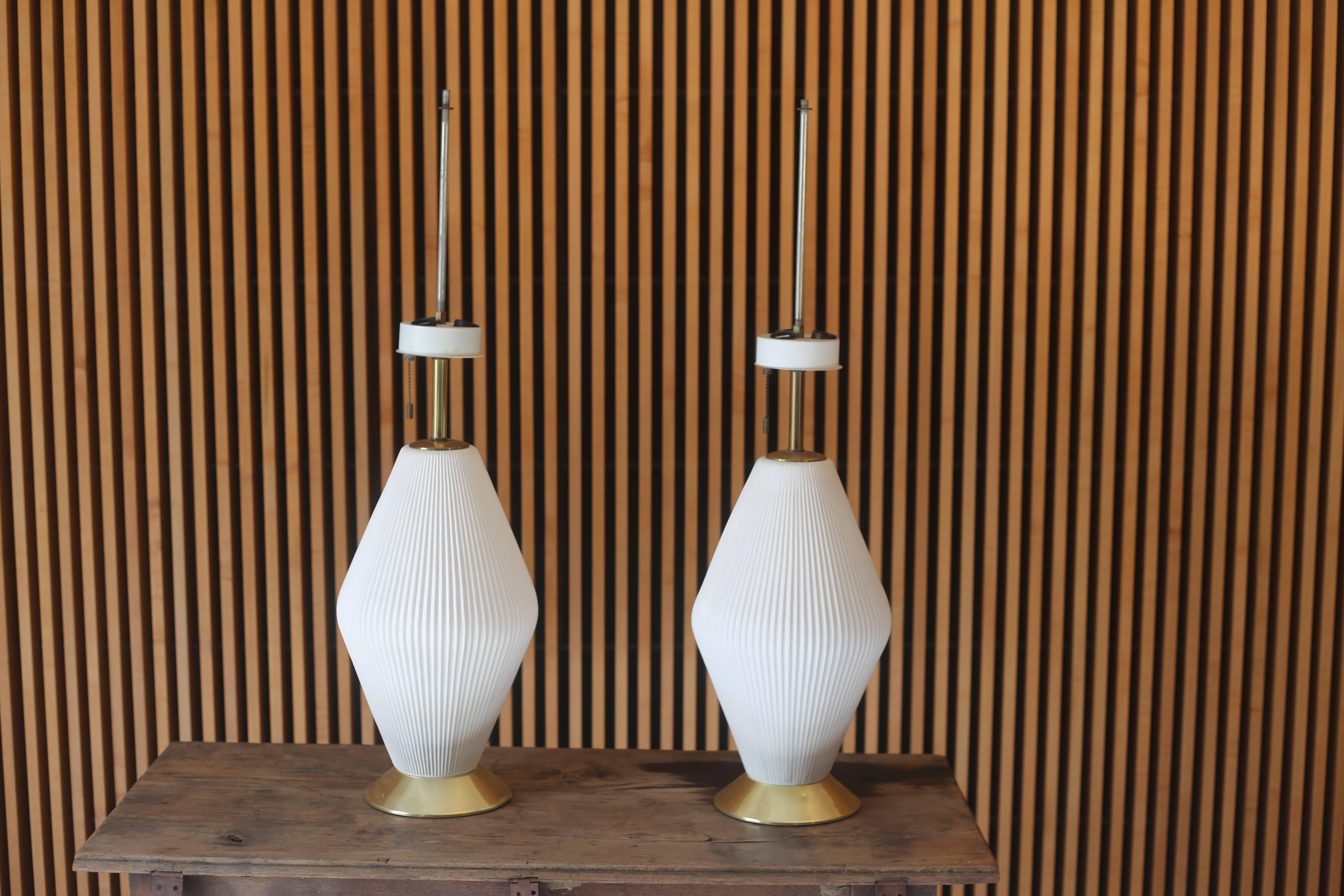 Pair of Gerald Thurston for Lightolier Ceramic Table Lamps In Good Condition In Southampton, NJ