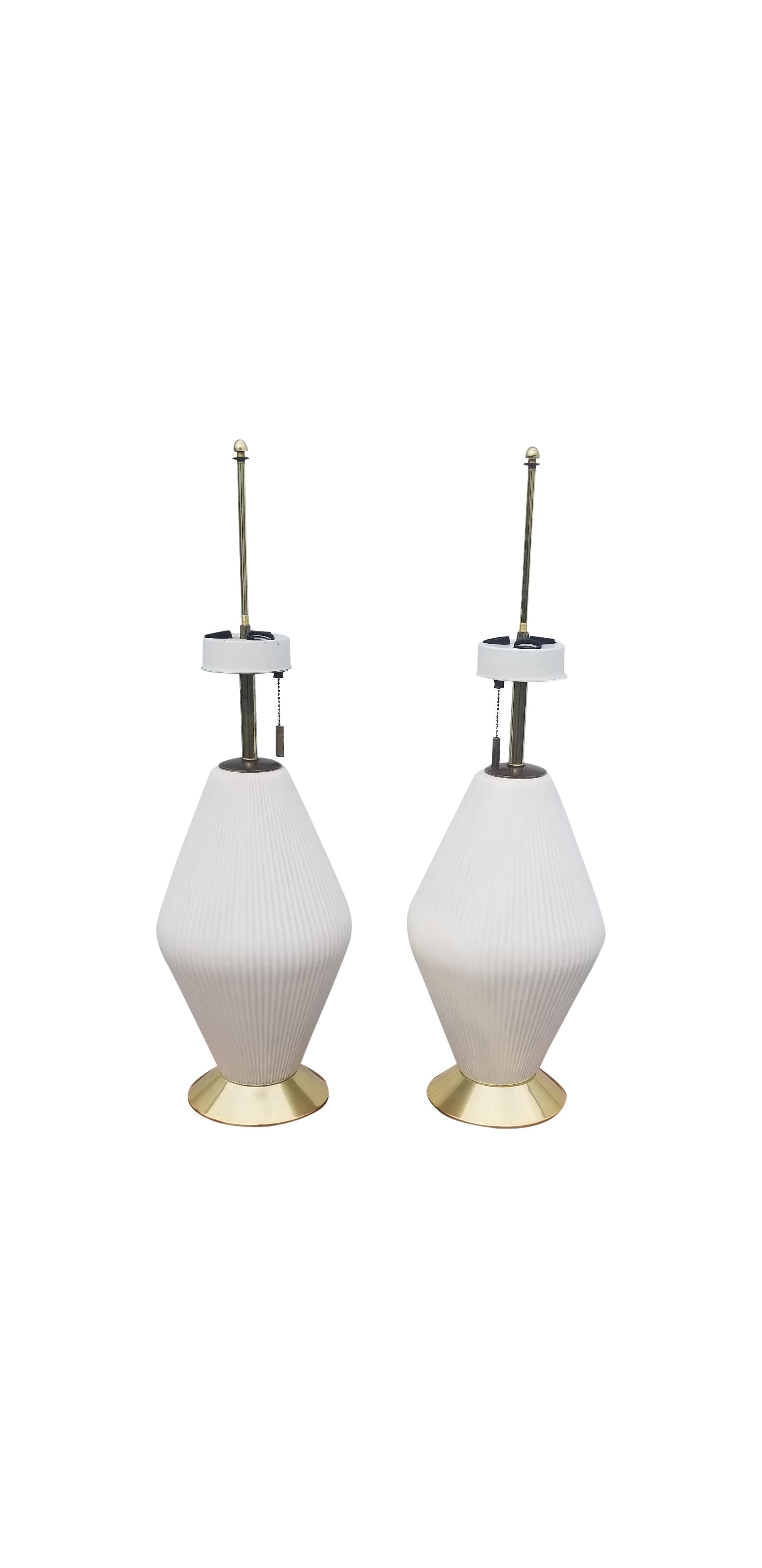 Pair of Gerald Thurston for Lightolier Porcelain Lamps 5