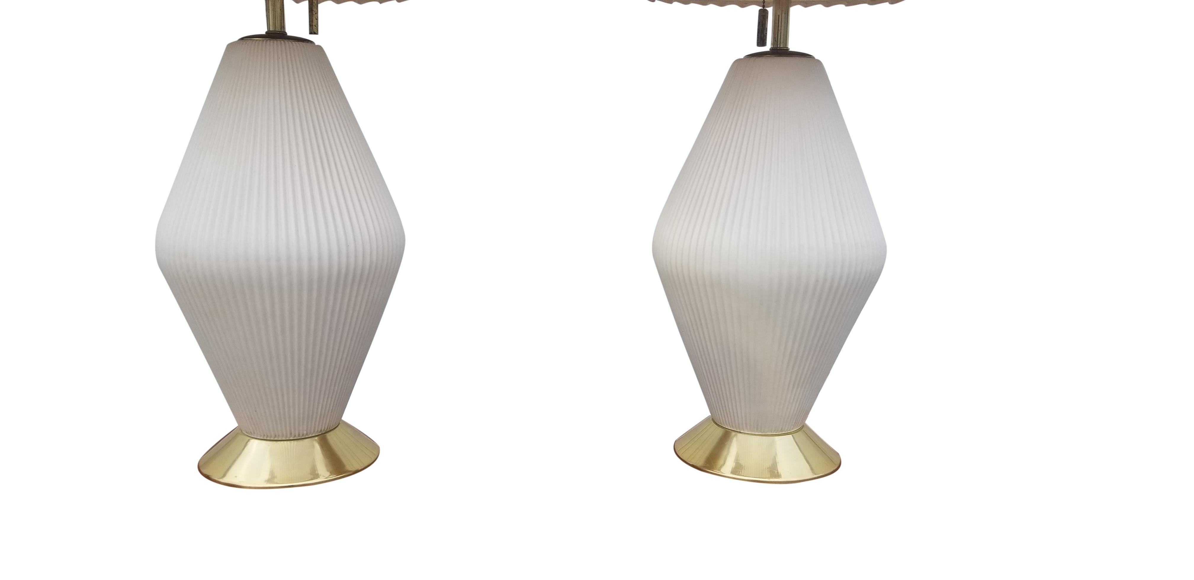 Mid-Century Modern Pair of Gerald Thurston for Lightolier Porcelain Lamps