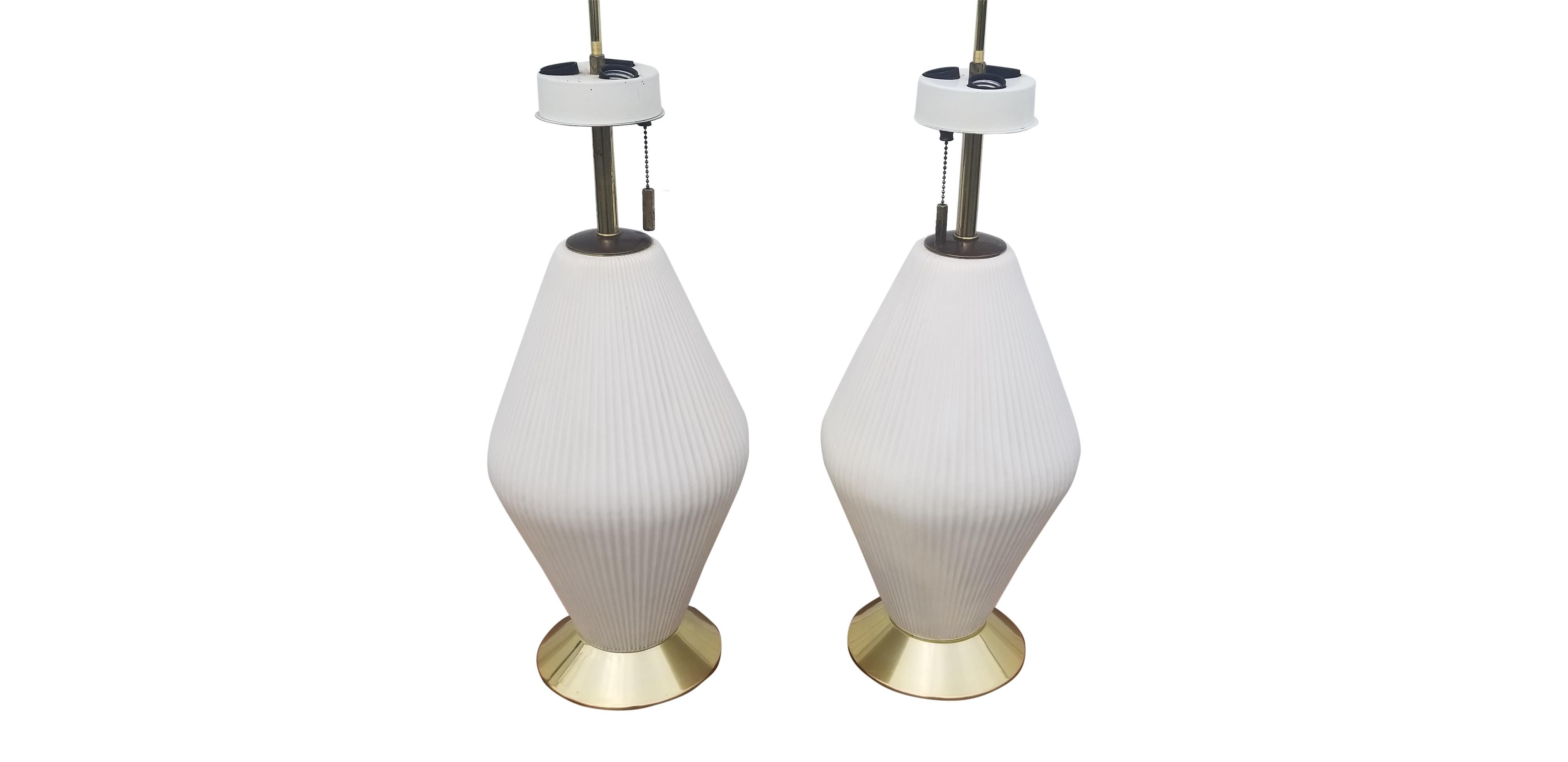 Pair of Gerald Thurston for Lightolier Porcelain Lamps 3