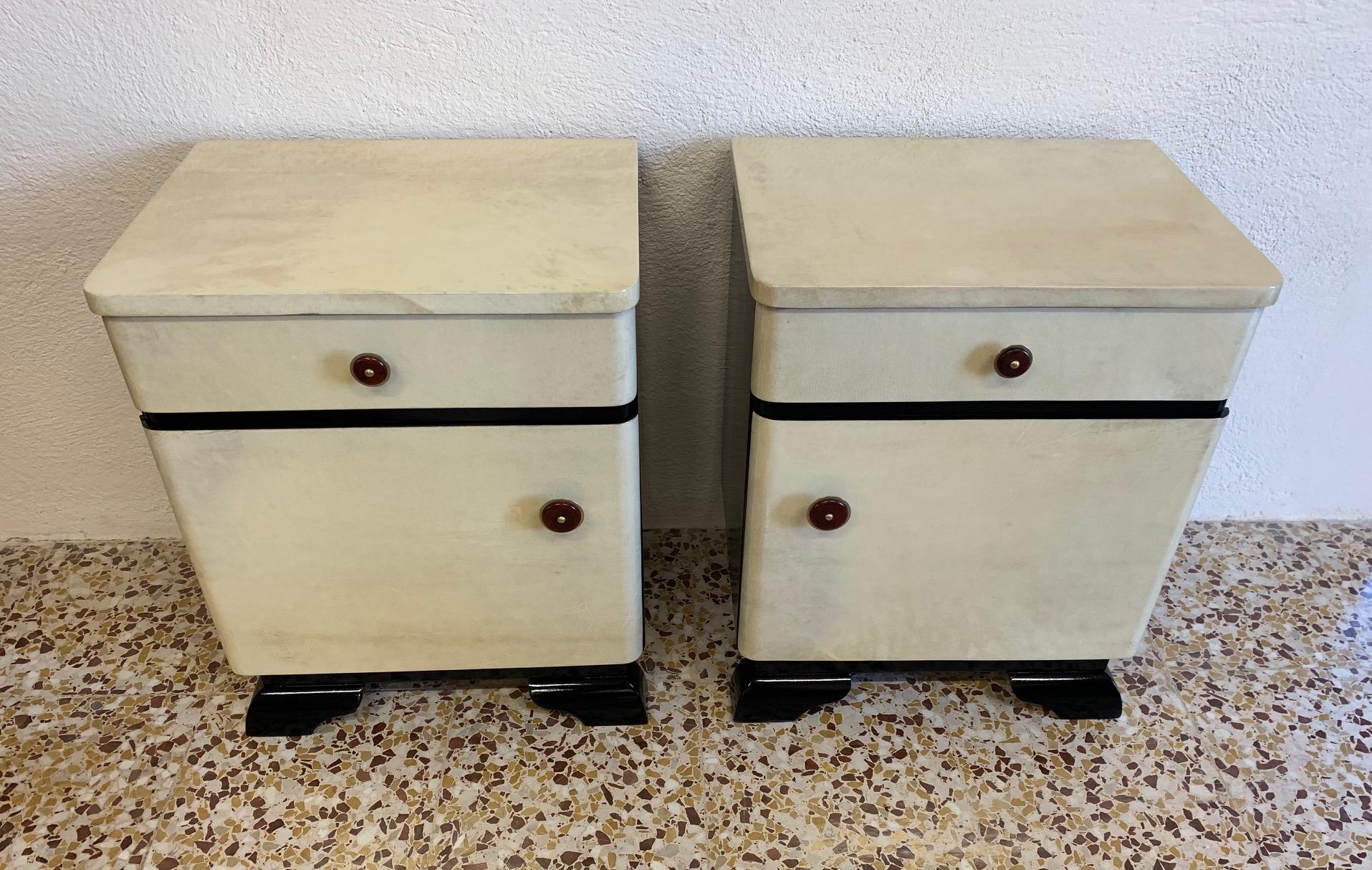 Pair of German Art Deco Parchment Nightstands, 1940s In Good Condition In Meda, MB