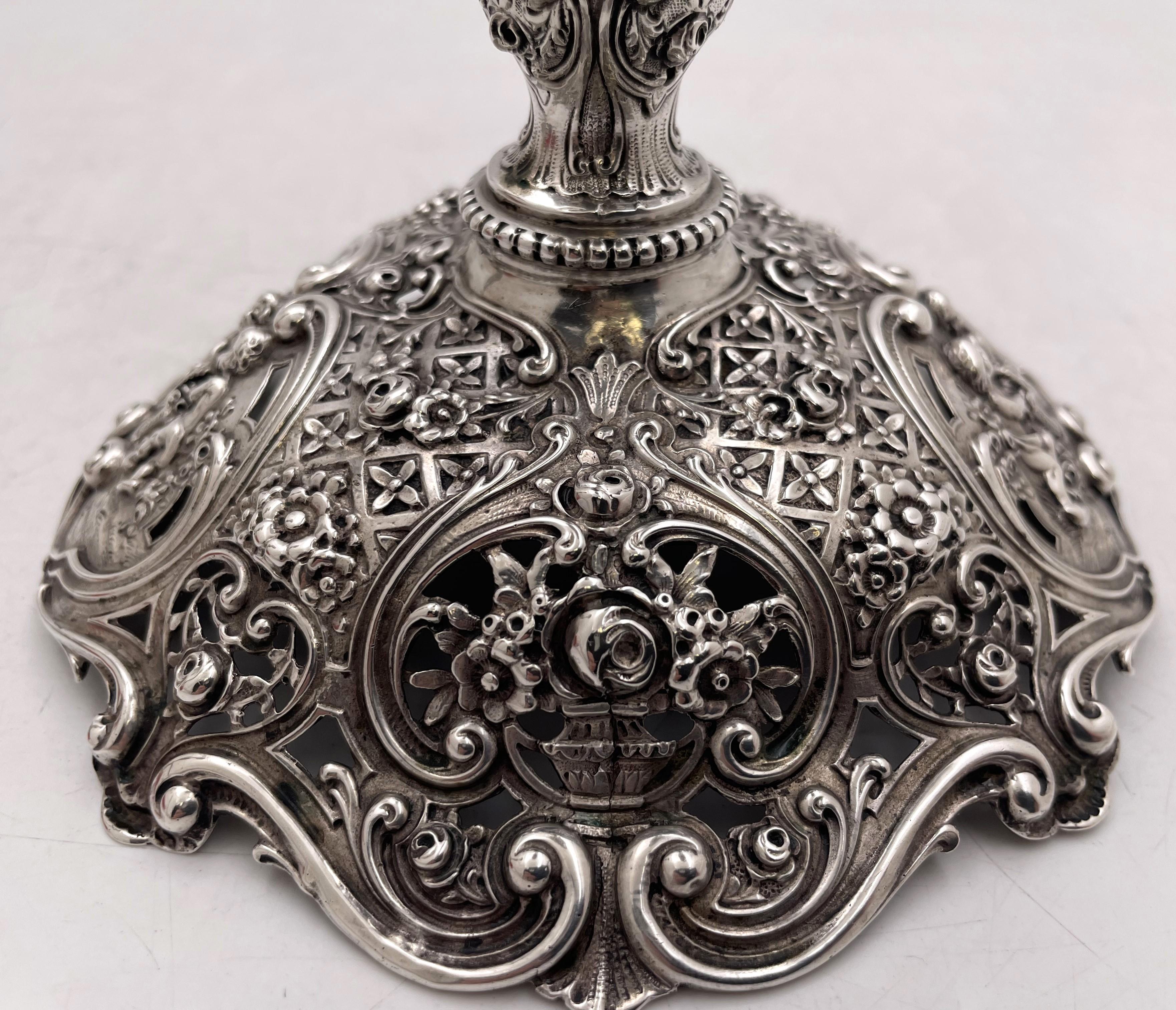 Coppia di candelieri da Shabbat in argento tedesco continentale del XIX secolo Ornato in vendita 3