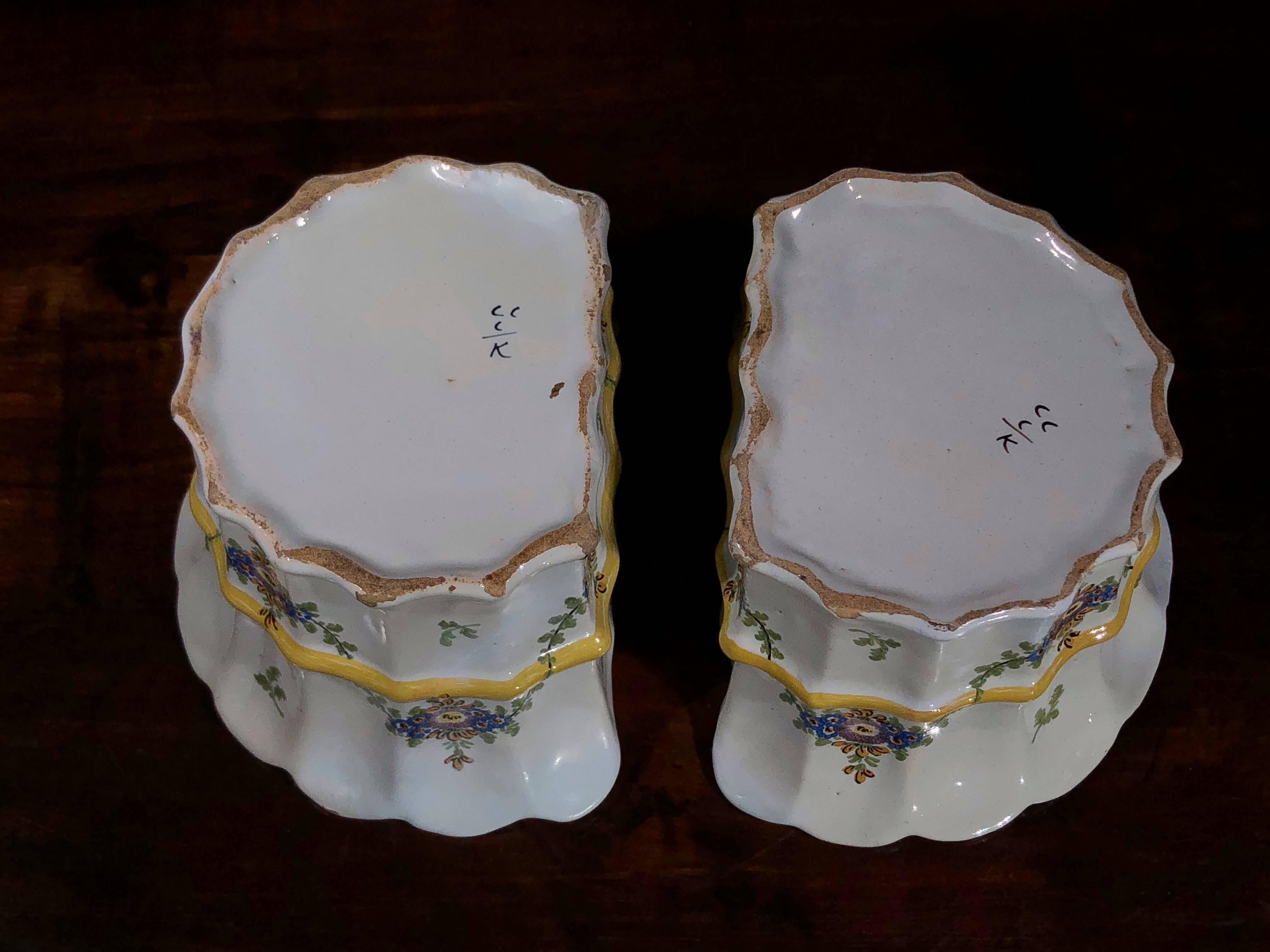 Pair of Hannoversch-Münden, Lower Saxony, Rococo Faience Bough Pots, circa 1780 3