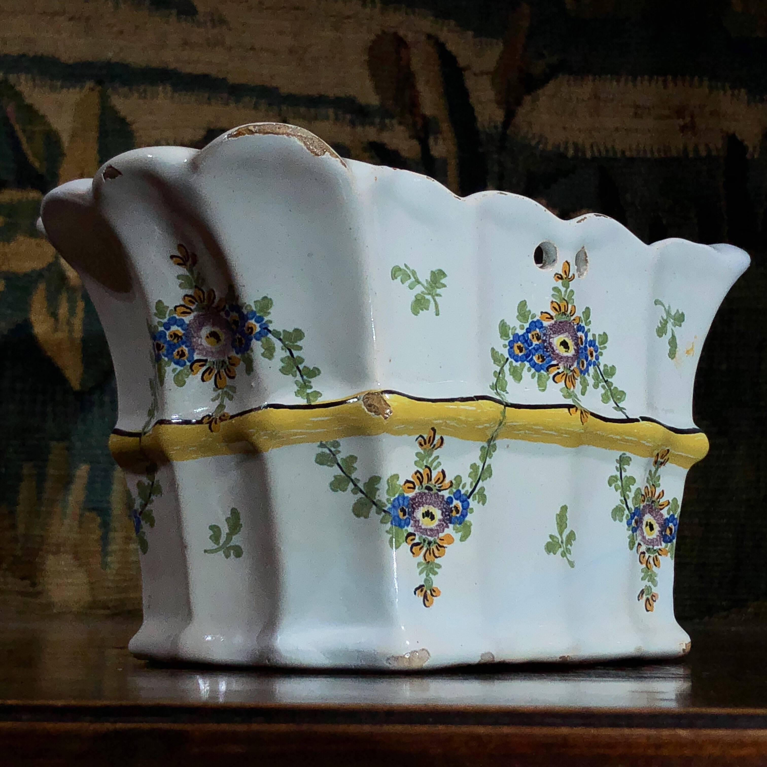 German Pair of Hannoversch-Münden, Lower Saxony, Rococo Faience Bough Pots, circa 1780