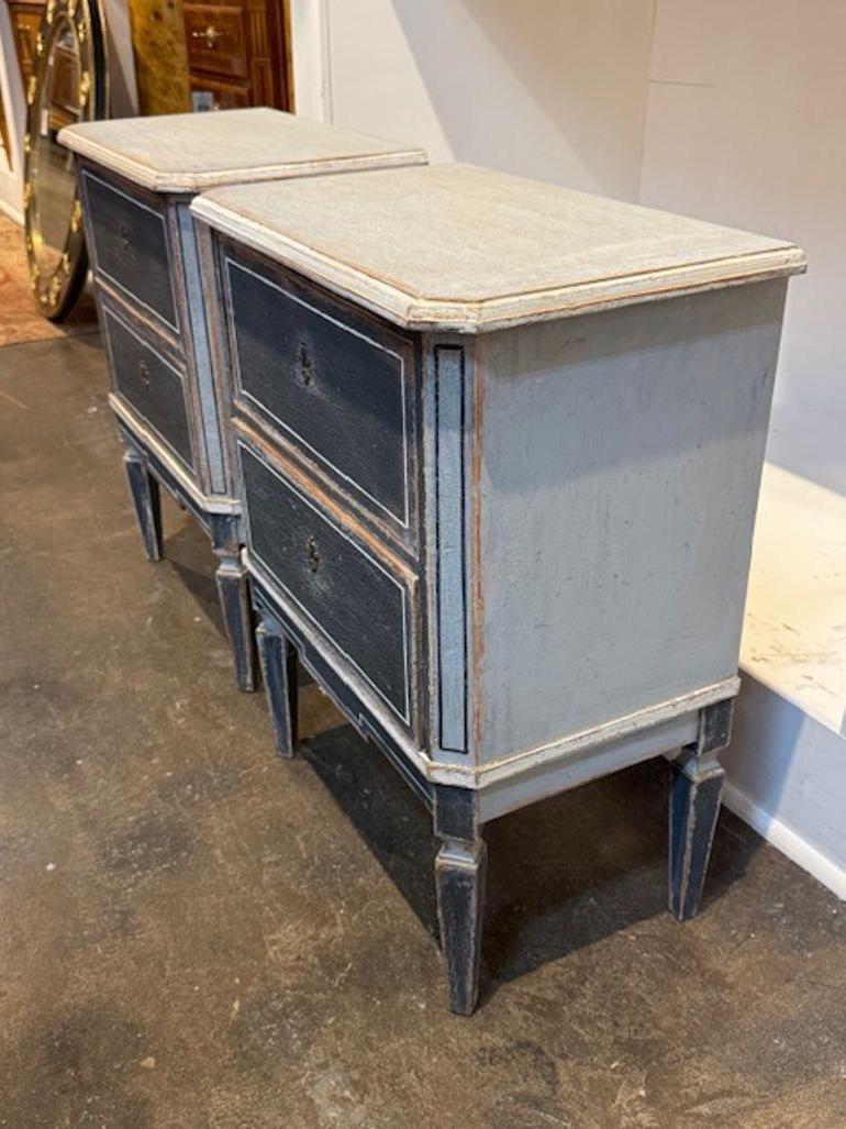 Allemand Pair of German Hand painted Side Tables in Navy Blue and Grey en vente