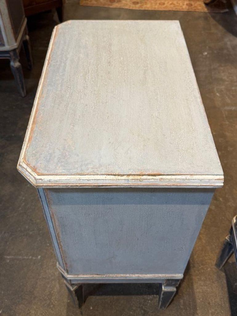 Pair of German Hand painted Side Tables in Navy Blue and Grey Bon état - En vente à Dallas, TX