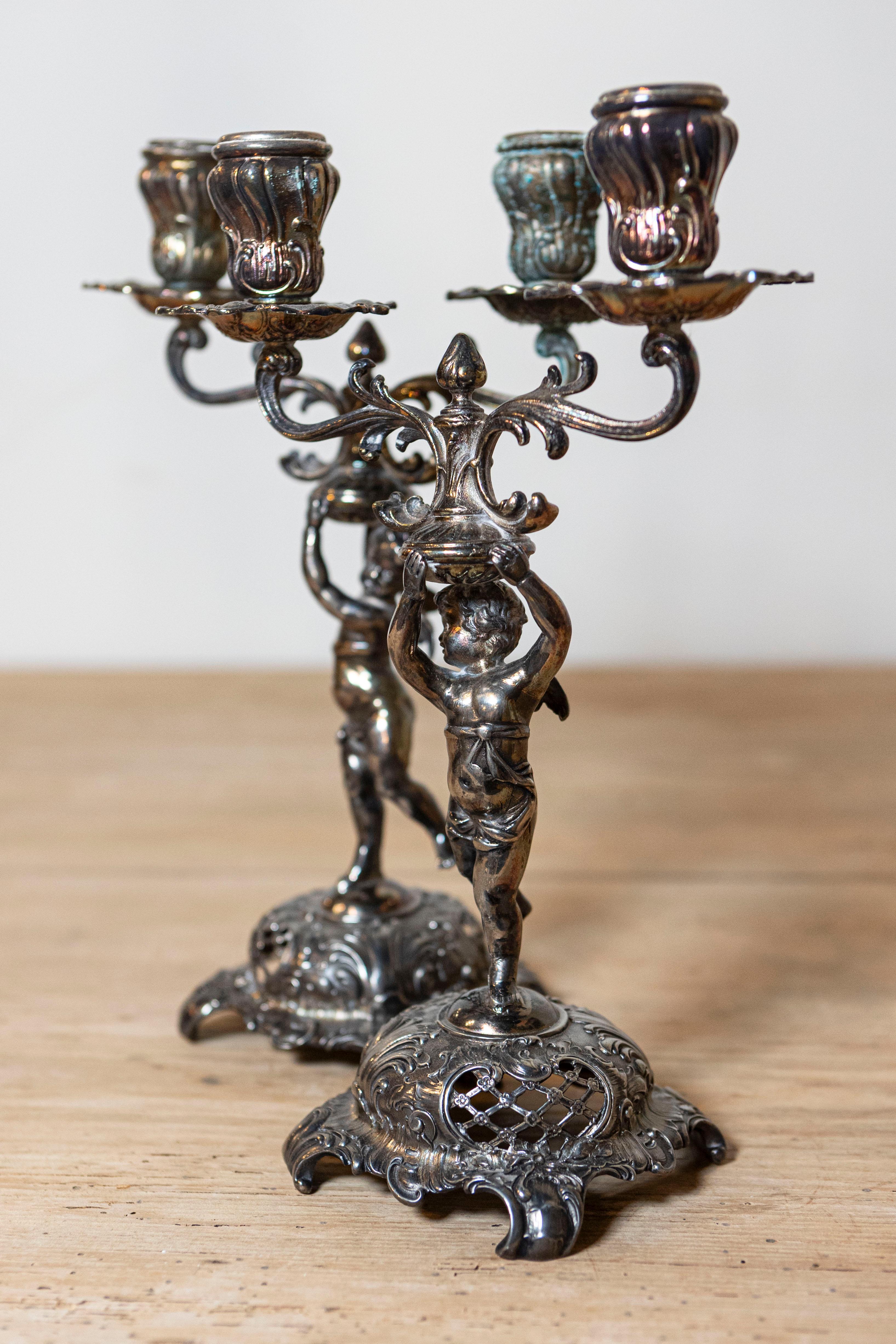 Coppia di candelabri a forma di cherubino WMF placcati in argento della fine del XIX secolo. in vendita 2