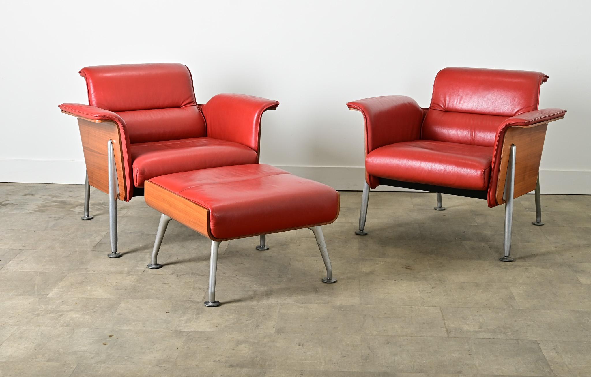 Dieses farbenfrohe Sitzmöbel-Ensemble im Stil 