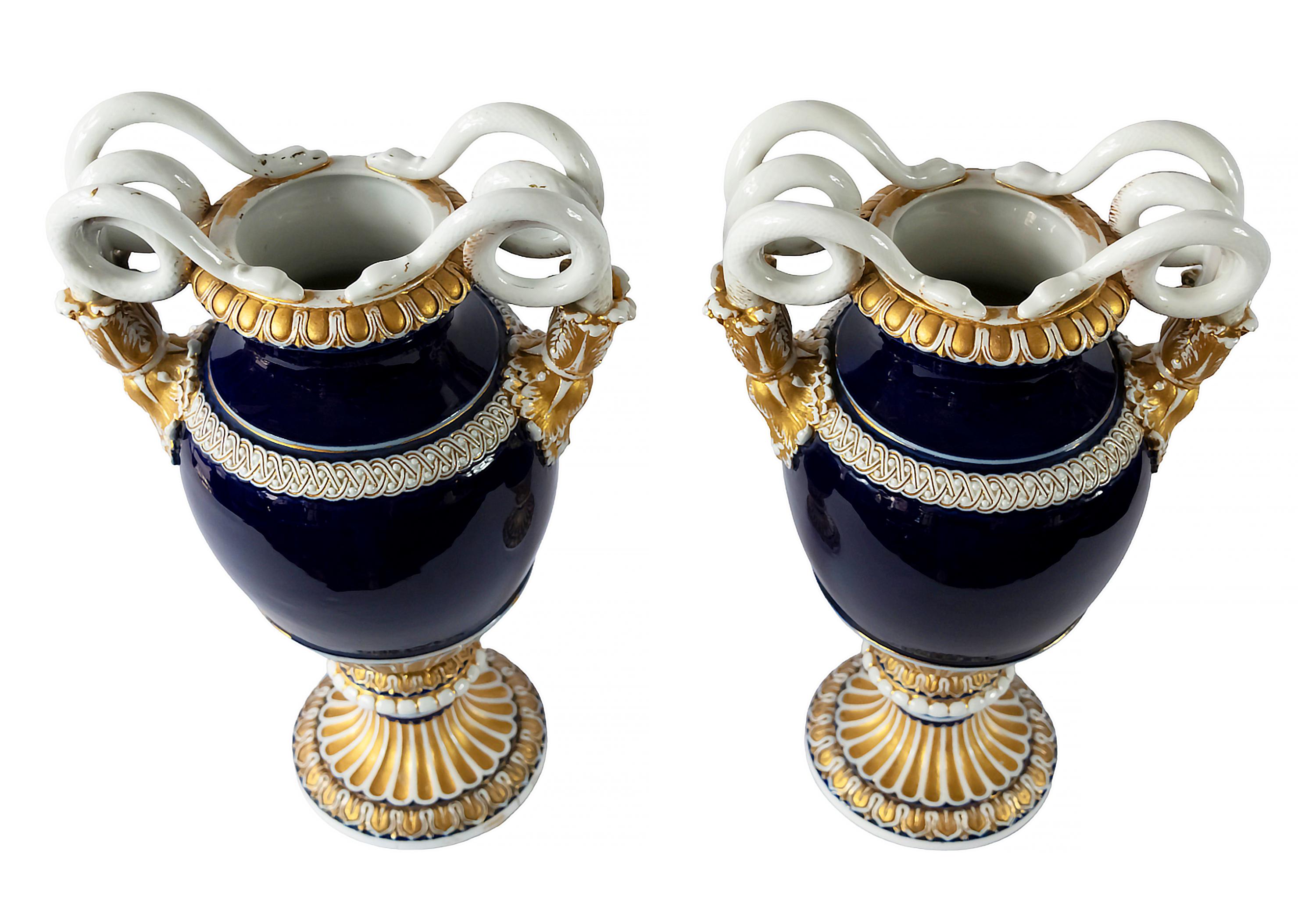 Dorato Coppia di vasi tedeschi Meissen Porcelain blu cobalto in vendita