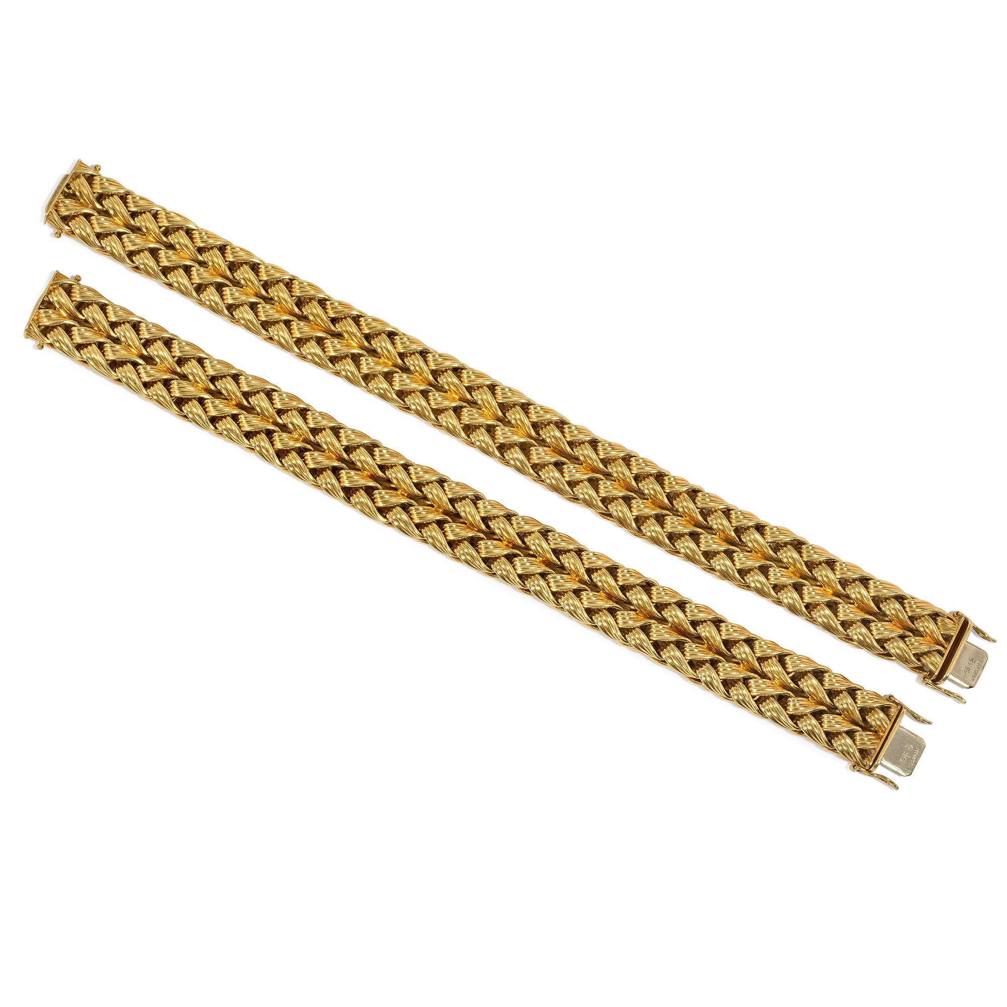 Pair of German Mid-Century Gold Wheat Chain Bracelets, Convertible to a Necklace In Good Condition In New York, NY