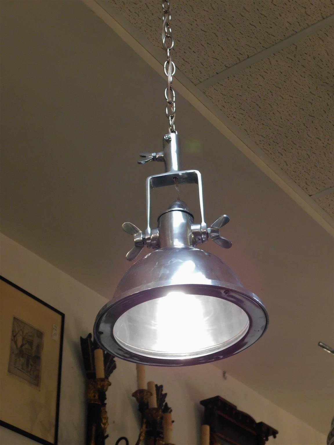 Allemand Paire de lampes de bateau suspendues en aluminium, Wiska Co. 20e siècle en vente