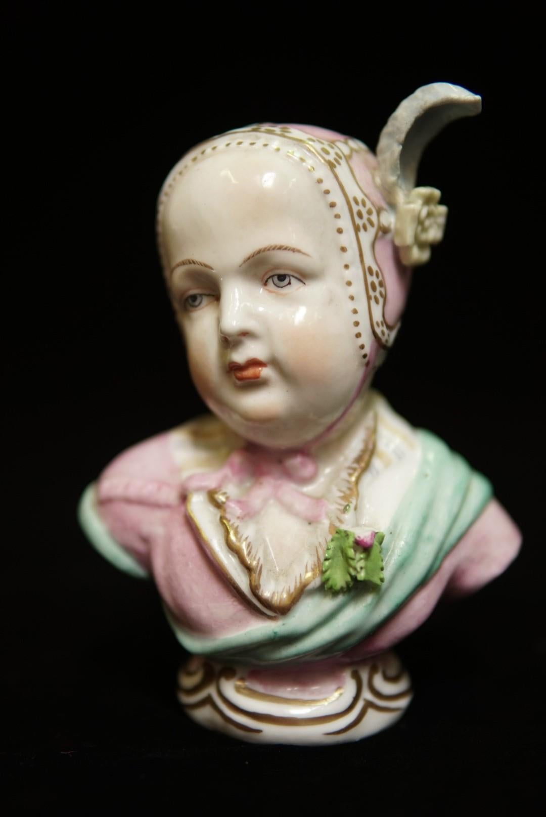 Pair of German Porcelain Bust of Babies In Good Condition In Cypress, CA